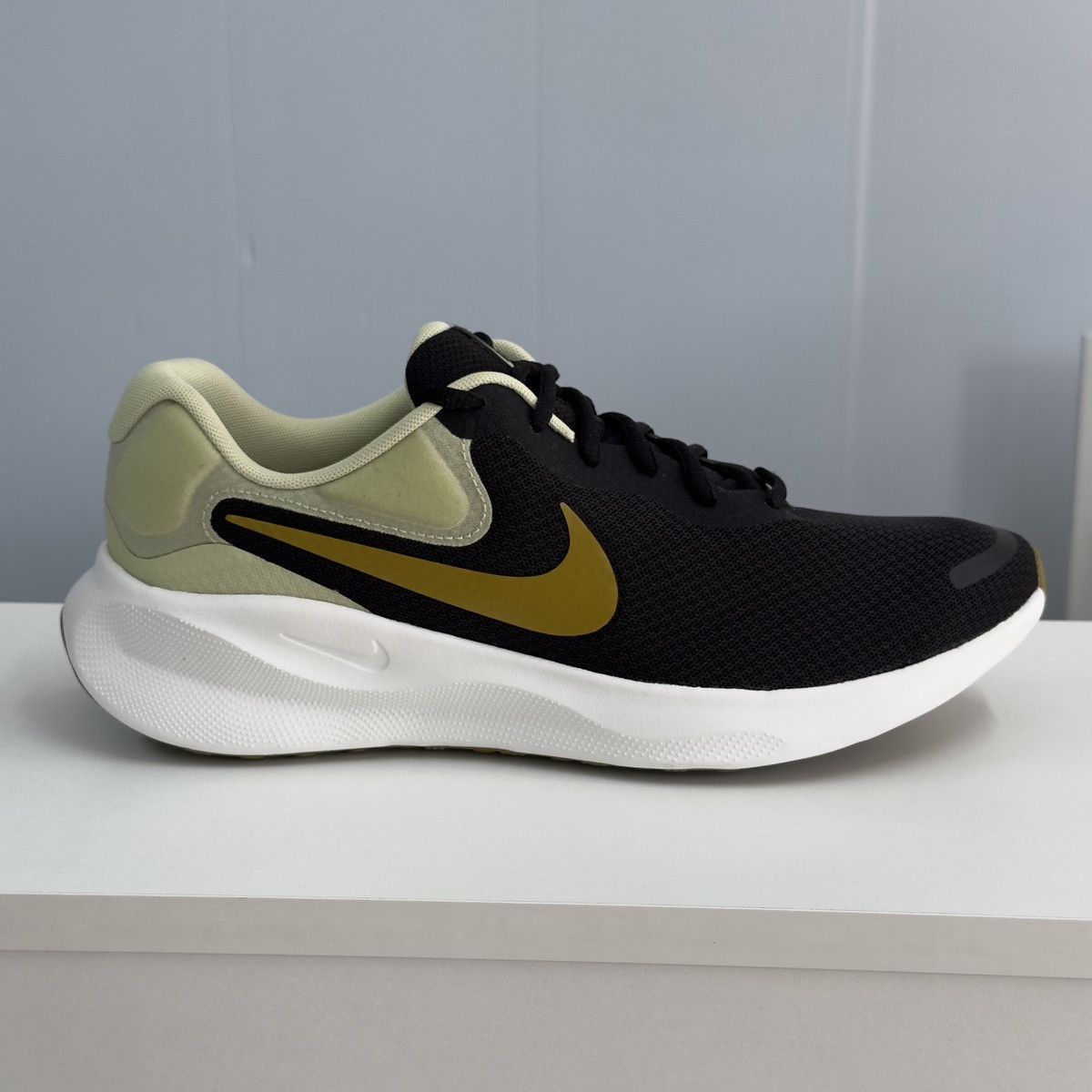 Nike Original Nike Revolution 7 FB2207-006 | US 10 / EU 44 Size US 10 / EU 43 - 5 Thumbnail