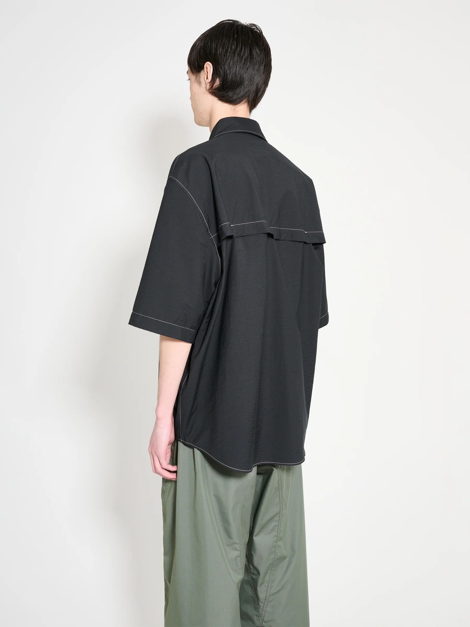 Lemaire o1s22i1n1024 Oversized Short-Sleeved Shirt in Black Size US M / EU 48-50 / 2 - 4 Thumbnail
