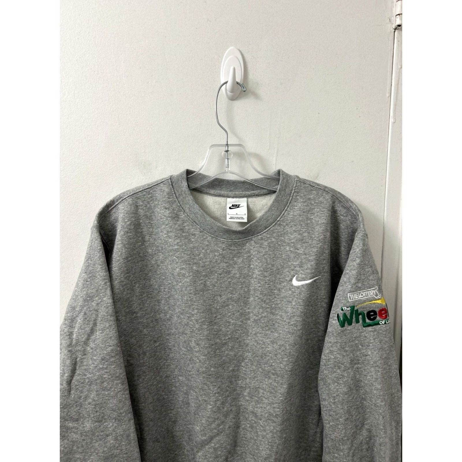 Nike Nike Fleece Crewneck Sweatshirt Mens L Gray Wheel of Luck Lottery Embroidered Logo Graphic Print Sportswear Club Size US L / EU 52-54 / 3 - 2 Thumbnail