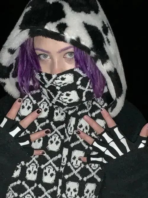 VIBE Skeleton Skull Pattern Party Winter Scarf Size ONE SIZE - 3 Thumbnail