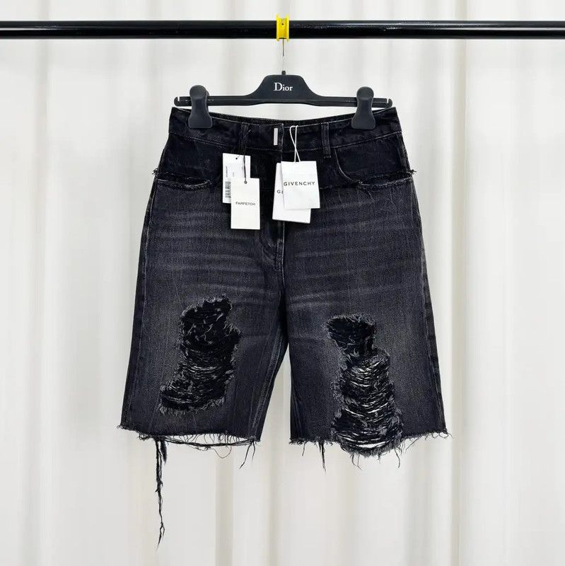 Givenchy Givenchy Women's Summer Grey Cotton Logo Shorts 0089 Size 26" / US 2 / IT 38 - 1 Thumbnail