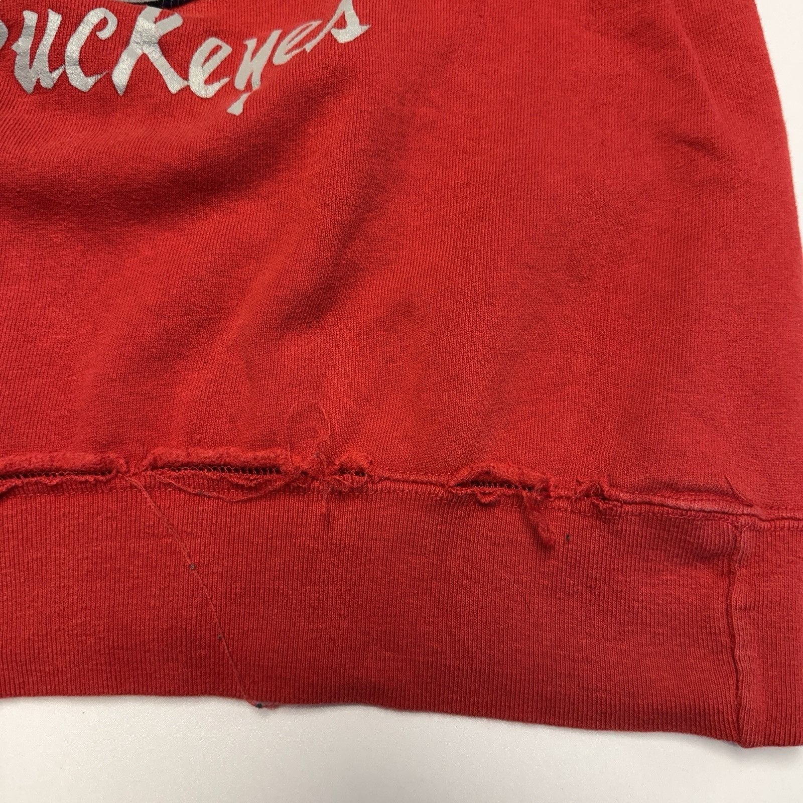 Vintage Vintage Ohio State Buckeyes Sweatshirt Mens M 21.5x23.5 Red Size US M / EU 48-50 / 2 - 6 Thumbnail