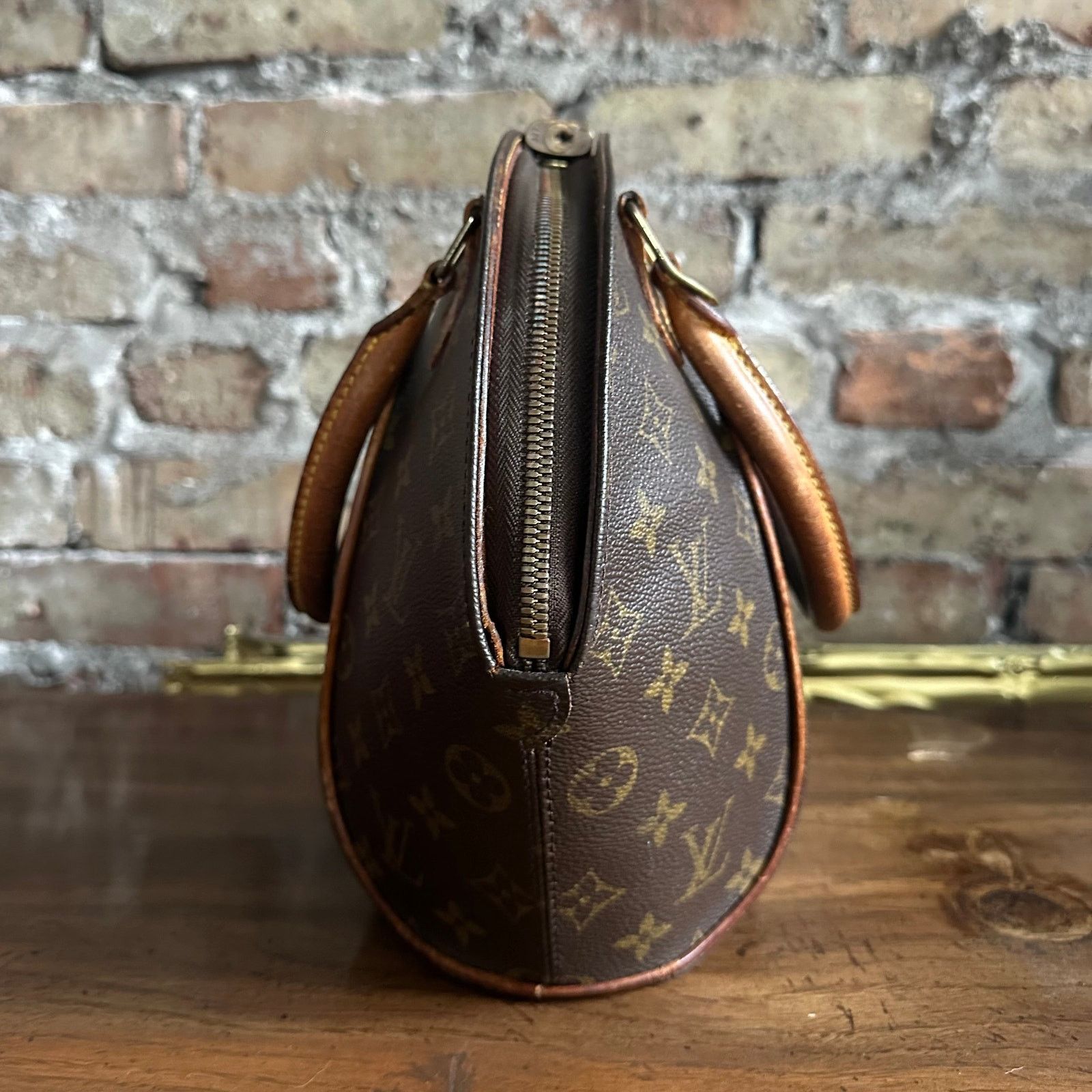 Louis Vuitton Vintage Louis Vuitton 1997 Monogram Ellipse PM Bag Size ONE SIZE - 3 Thumbnail
