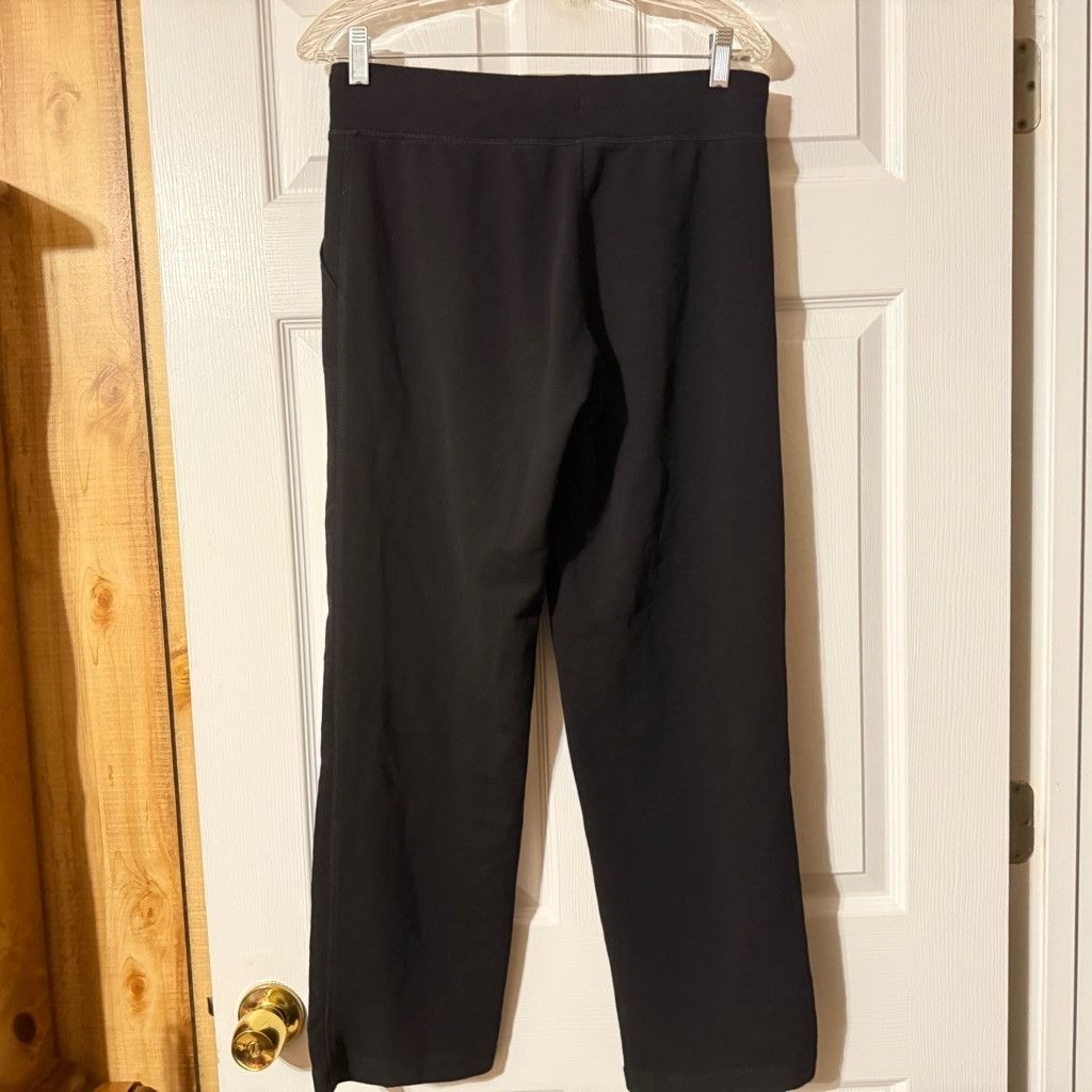 Athletic Works Athletic Works Black Cropped Sweatpants - Size S (4-6) Size 27" / US 4 / IT 40 - 4 Thumbnail