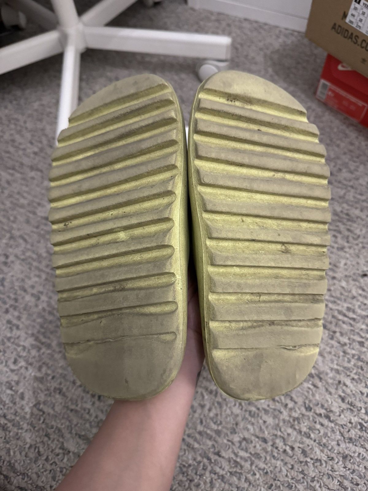 Yeezy Yeezy Slide Green Glow Size US 6 / EU 39 - 6 Thumbnail