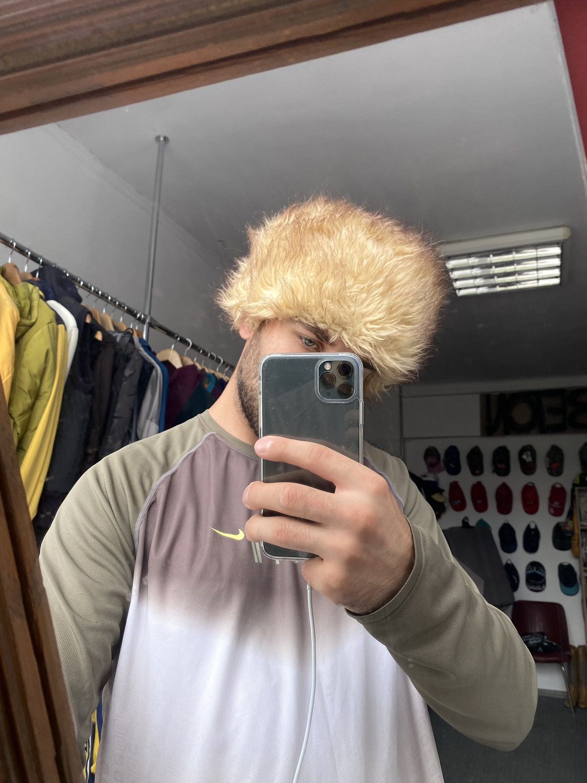 Designer × Vintage Vintage Fuzzy Hat Real Fur Beret Style Y2K Yeti Size ONE SIZE - 1 Thumbnail
