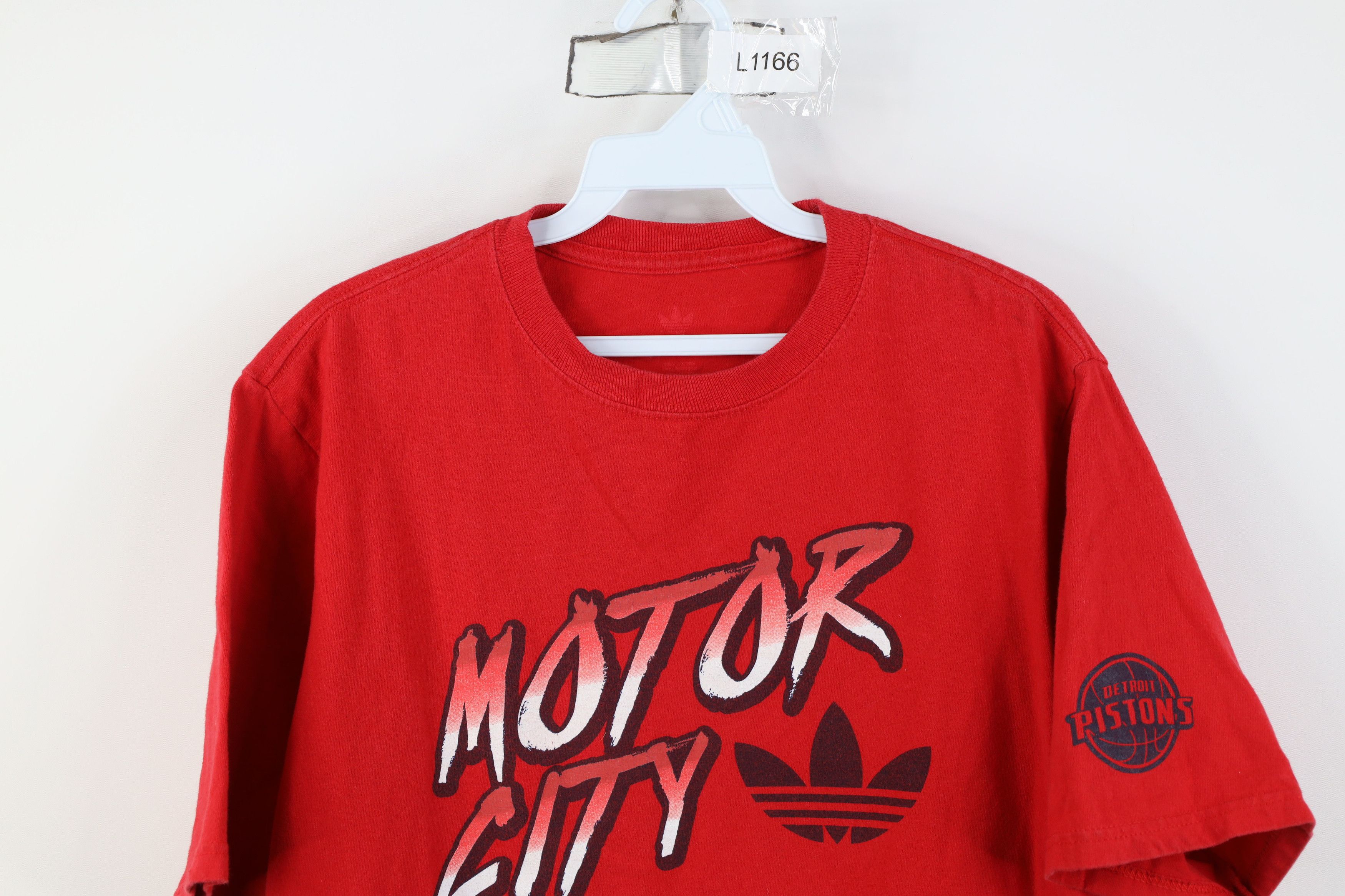 Adidas Adidas Spell Motor City Detroit Pistons Basketball T-Shirt Size US M / EU 48-50 / 2 - 2 Thumbnail