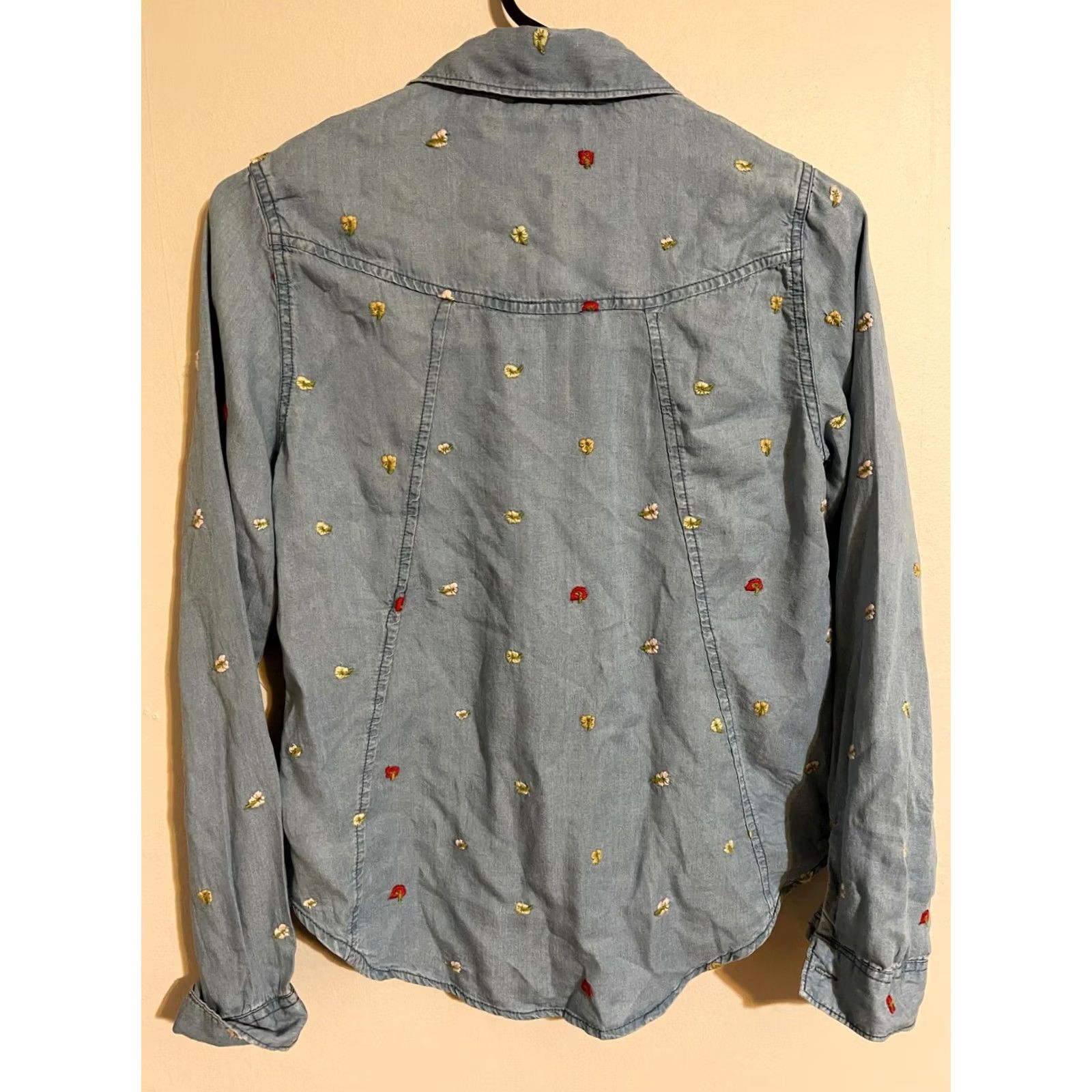 Vintage Miami Francesca's Chambray Button Up Flowers Casual Shirt Womens XS Blue Long Sleeve Size XS / US 0-2 / IT 36-38 - 4 Thumbnail