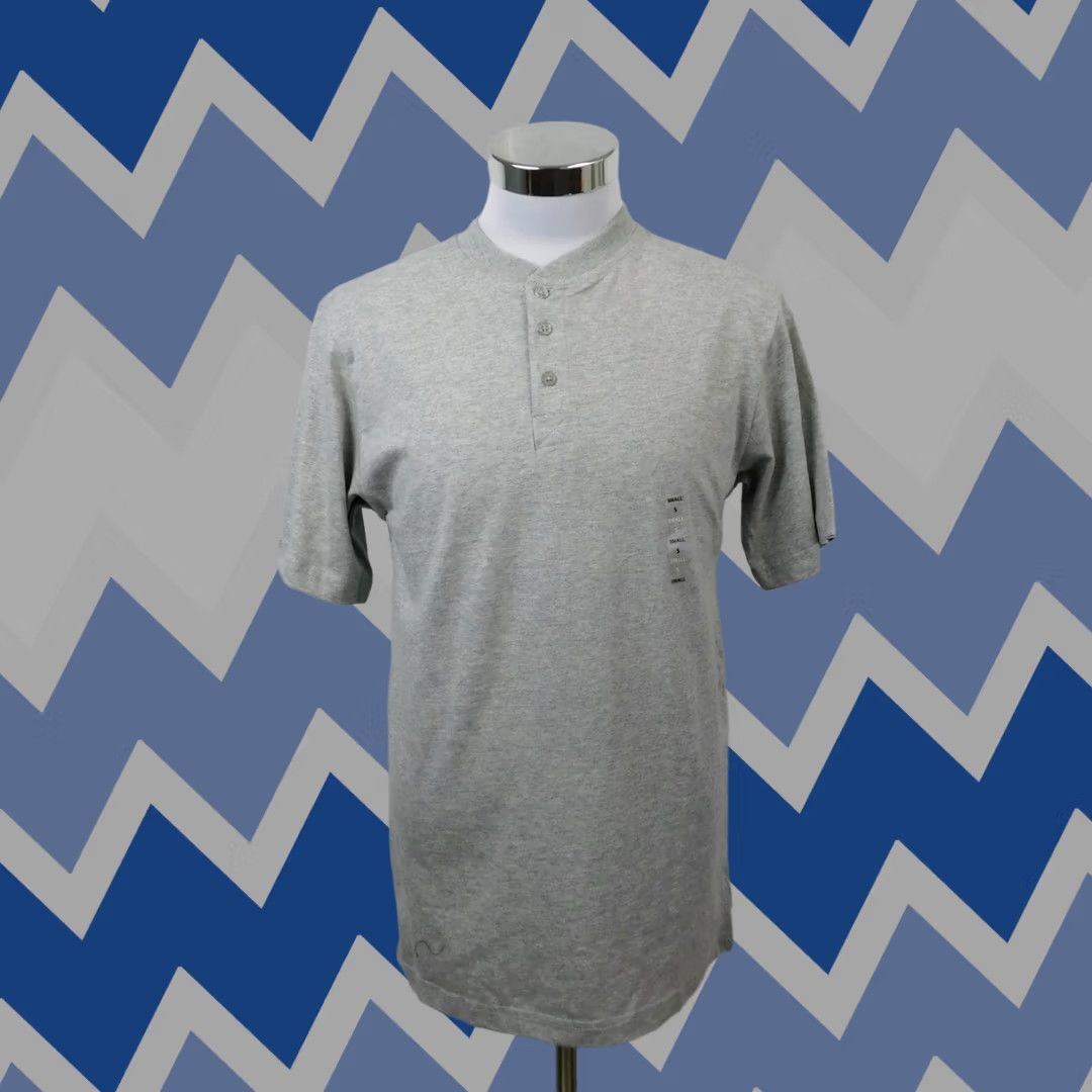 Basic Editions Basic Editions Men's Short Sleeve Knit Henley Top - Gray, Small, 90s, Classic T-Shirt, Cotton, Knit, Machine Washable, VINTAGE? Size US S / EU 44-46 / 1 - 1 Thumbnail