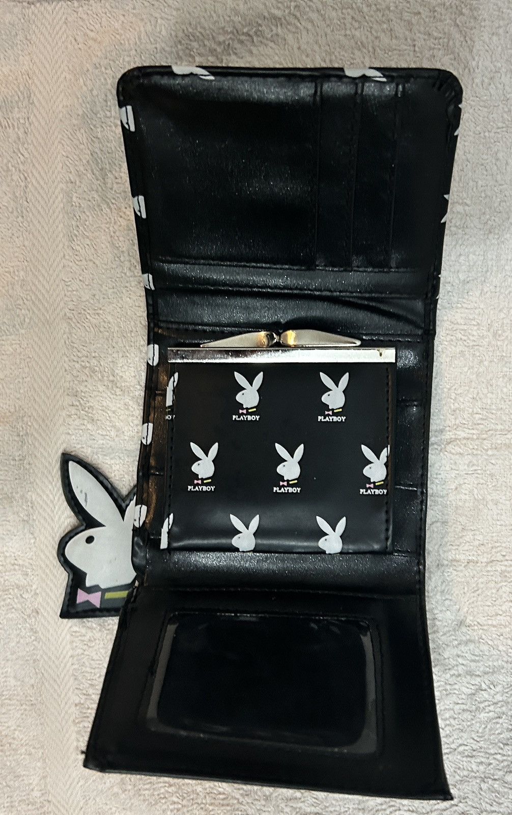 Playboy Vintage Playboy Card & Coin Flip out Magnetic Closure Purse Size ONE SIZE - 3 Thumbnail