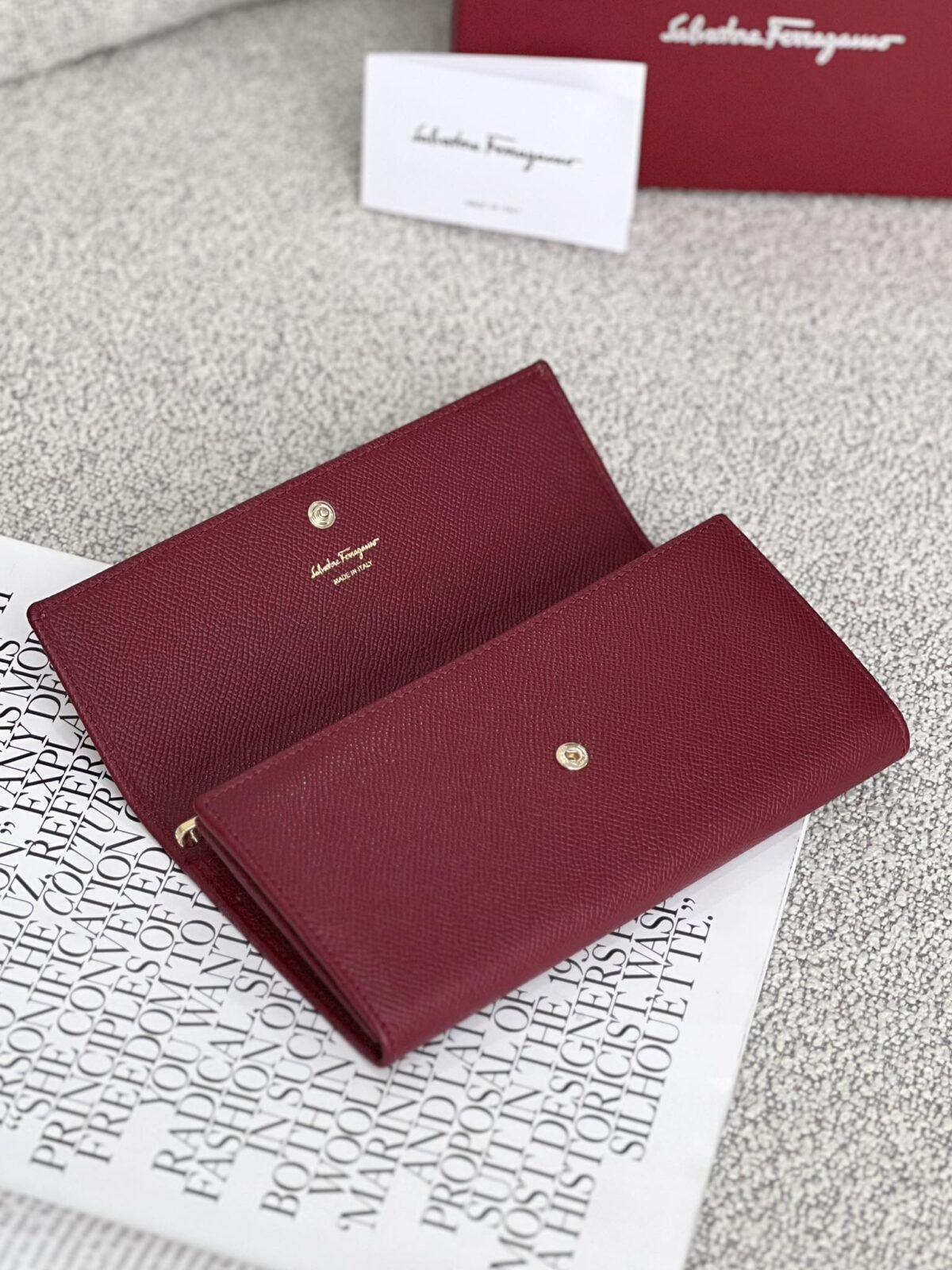 Salvatore Ferragamo o1s1rm0924 Size: OS / Long Leather Wallet in Red Size ONE SIZE - 5 Thumbnail