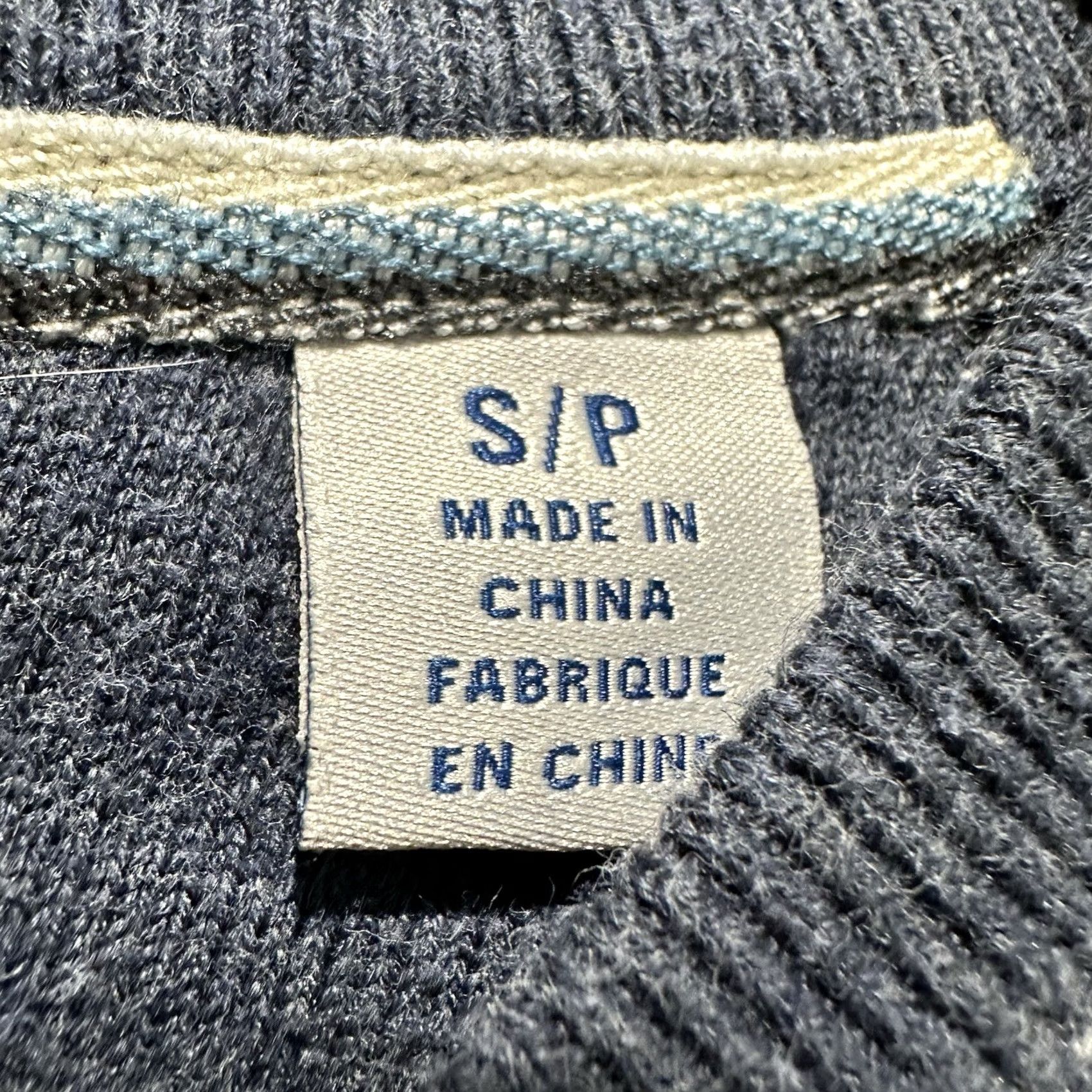 Tommy Bahama Tommy Bahama Sweater Mens Small Blue V-Neck Pullover Knit Soft EUC Size US S / EU 44-46 / 1 - 5 Thumbnail