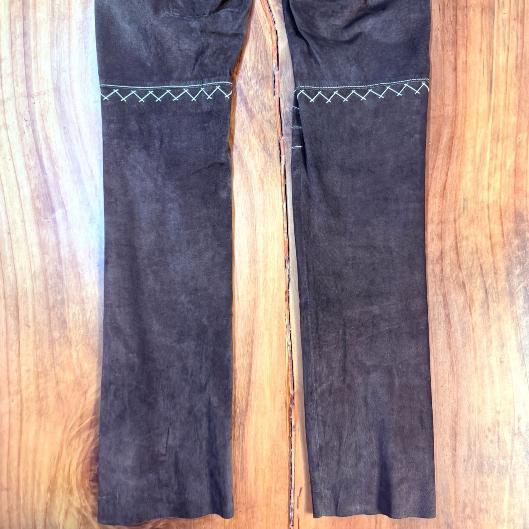 Bcbgmaxazria VINTAGE Y2K BCBGMAXAZRIA Pants 6 Suede Bootcut Western Chino Button PULL ON Inseam 32 Womens Size 24" / US 00 / IT 34 - 5 Thumbnail
