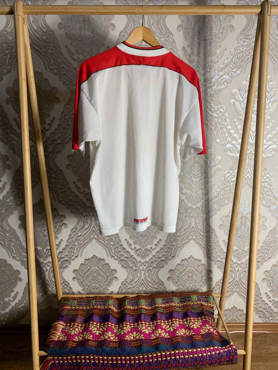Reebok VERY RARE REEBOK LIVERPOOL ENGLAND SOCCER JERSEY RETRO 90s Size US XL / EU 56 / 4 - 12 Thumbnail