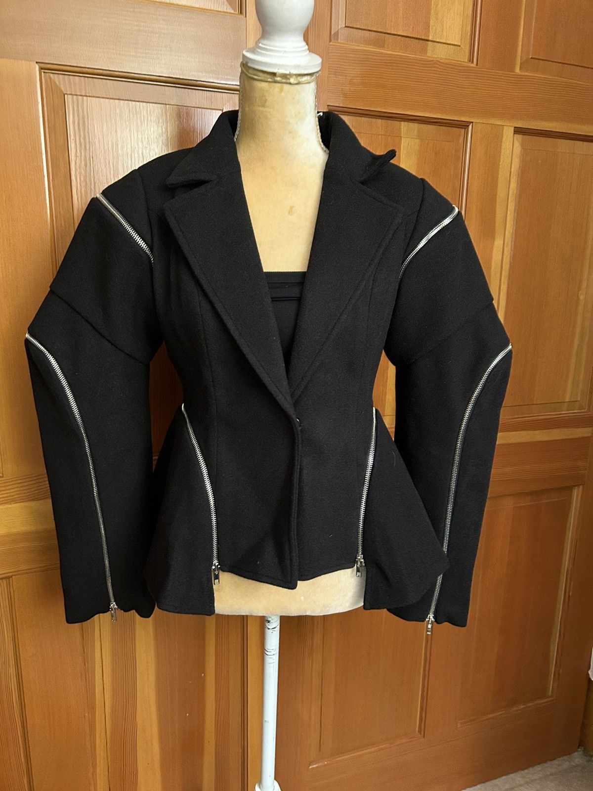 Designer × Other NWT, Lavishly Paris Designer Black Spliced Zipper Jacket. Size M / US 6-8 / IT 42-44 - 14 Thumbnail