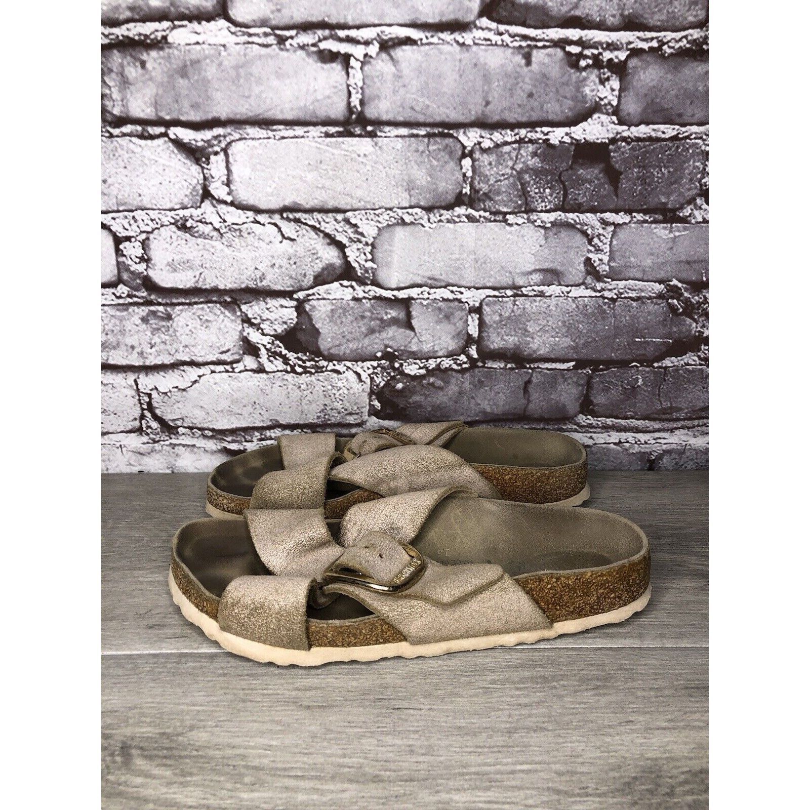 Birkenstock Birkenstock ARIZONA Beige Metallic Leather Strap Slides Sand Size US 7.5 / IT 37.5 - 10 Thumbnail