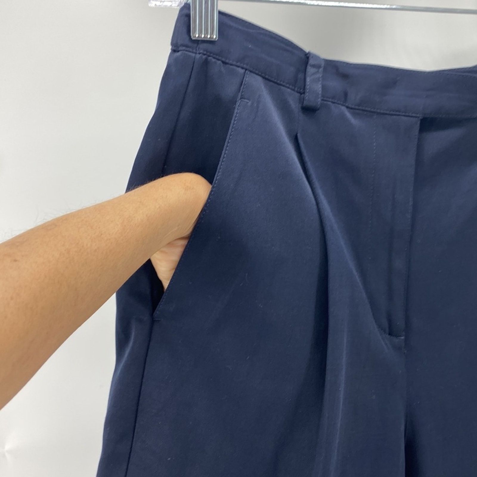Vintage Vintage Liz Claiborne HIGH RISE PLEATED sheen A-LINE SHORT Size 25" / US 0 / IT 36 - 2 Thumbnail