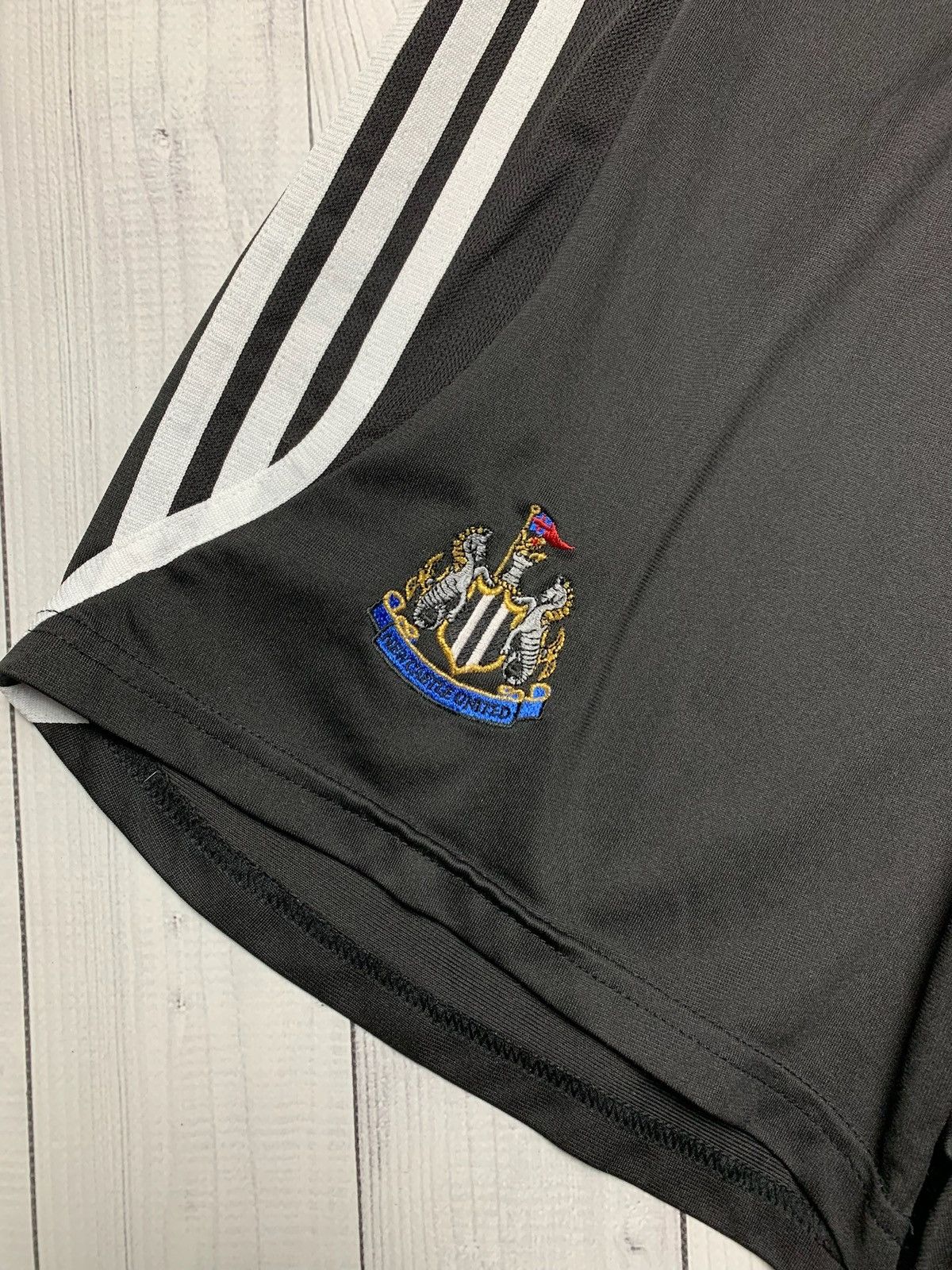 Adidas × Vintage Vintage adidas New Castle United soccer shorts size S Size US 30 / EU 46 - 2 Thumbnail