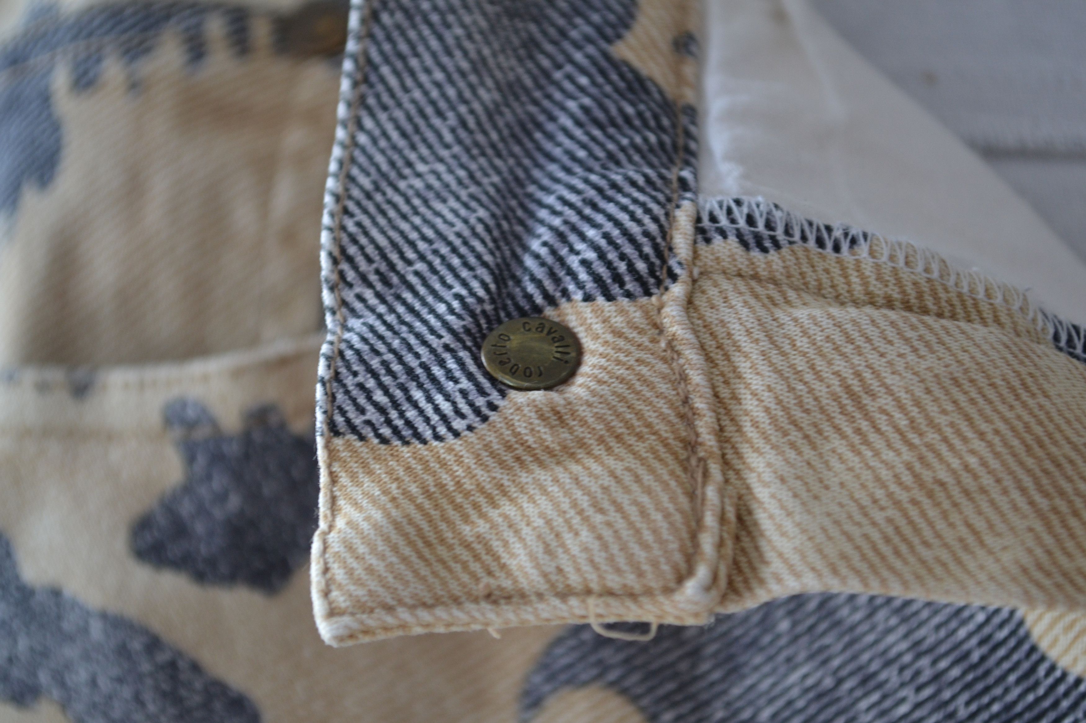 Roberto Cavalli Roberto Cavalli Jeans Pants Print Camouflage Vintage 2001 Size US 32 / EU 48 - 11 Thumbnail
