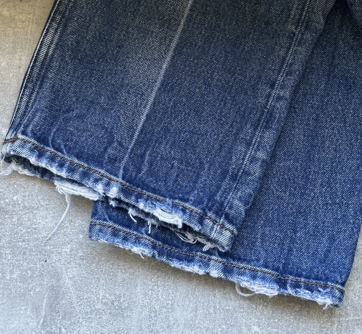 Diesel Diesel Men's Straight Fit Distressed Jeans D-Macs W30-L30 Size US 30 / EU 46 - 9 Thumbnail