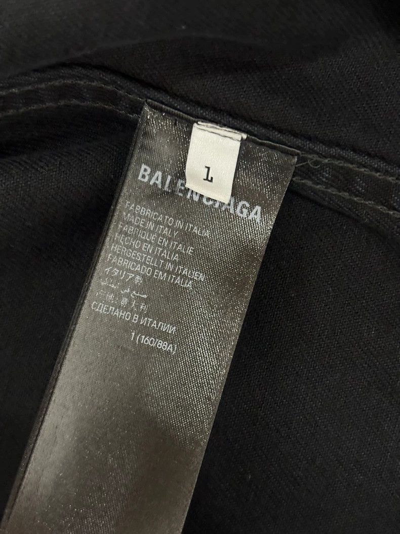 Balenciaga Balenciaga Block the waves logo Size US S / EU 44-46 / 1 - 5 Thumbnail