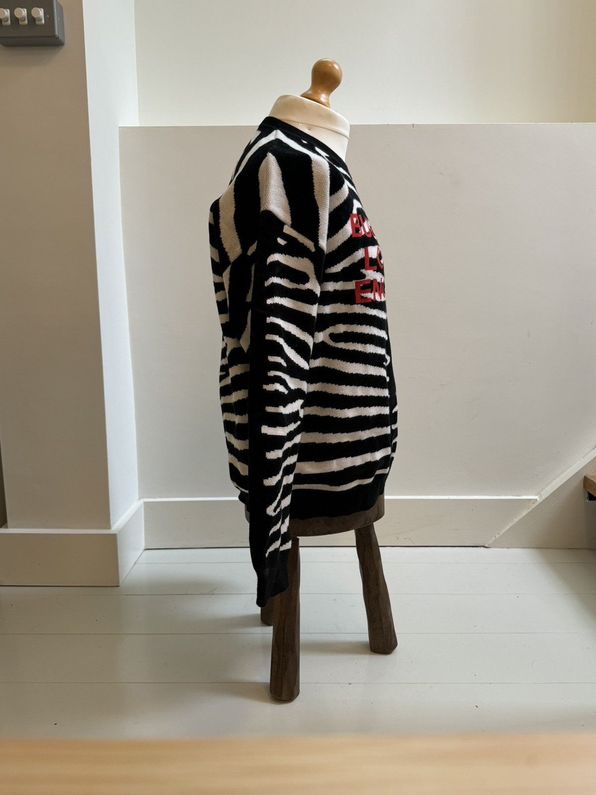 Burberry Burberry Zebra Logo Jacquard Knit Jumper Size US L / EU 52-54 / 3 - 5 Thumbnail