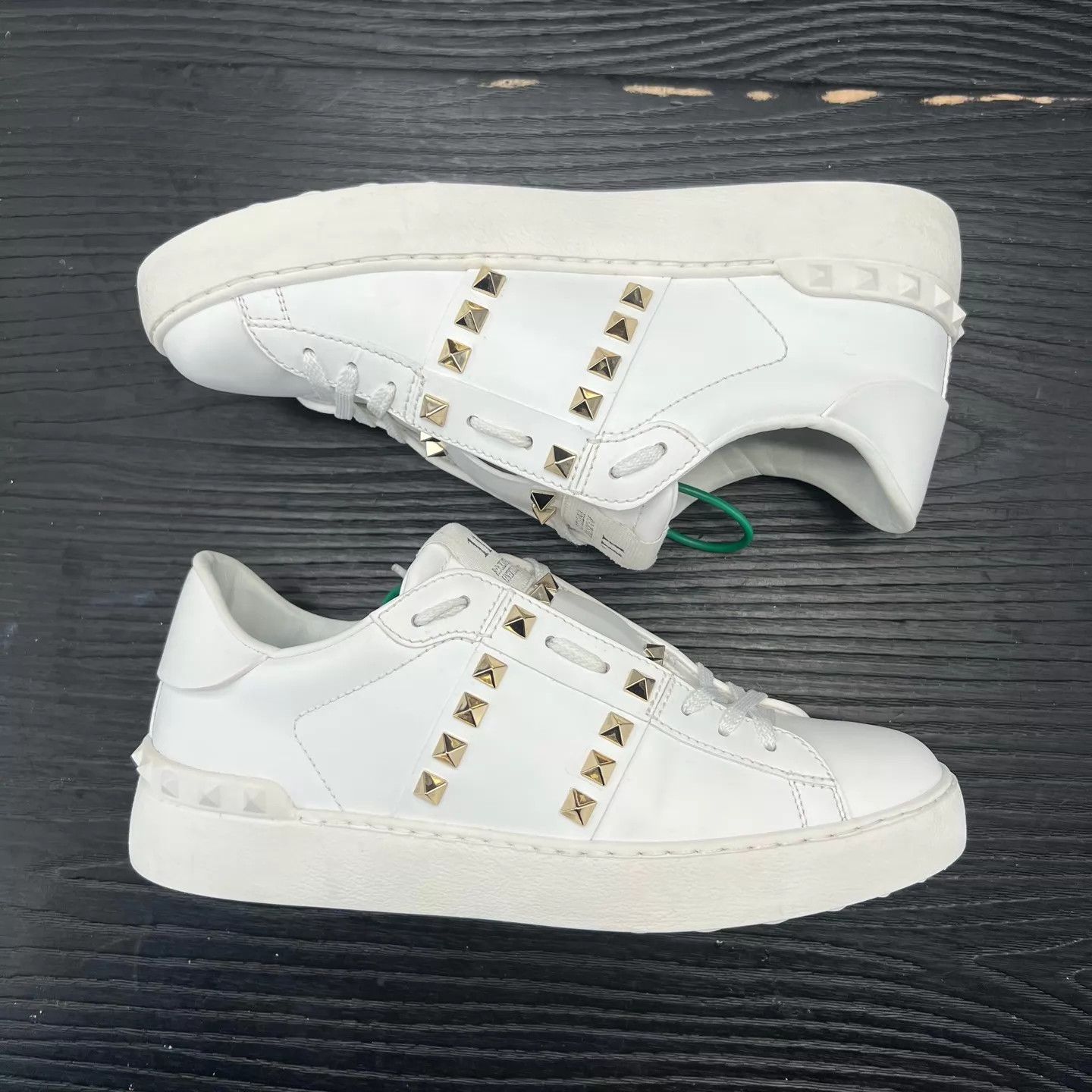 Valentino Valentino Rockstud White 37 Like New With Box Size US 6.5 / IT 36.5 - 3 Thumbnail