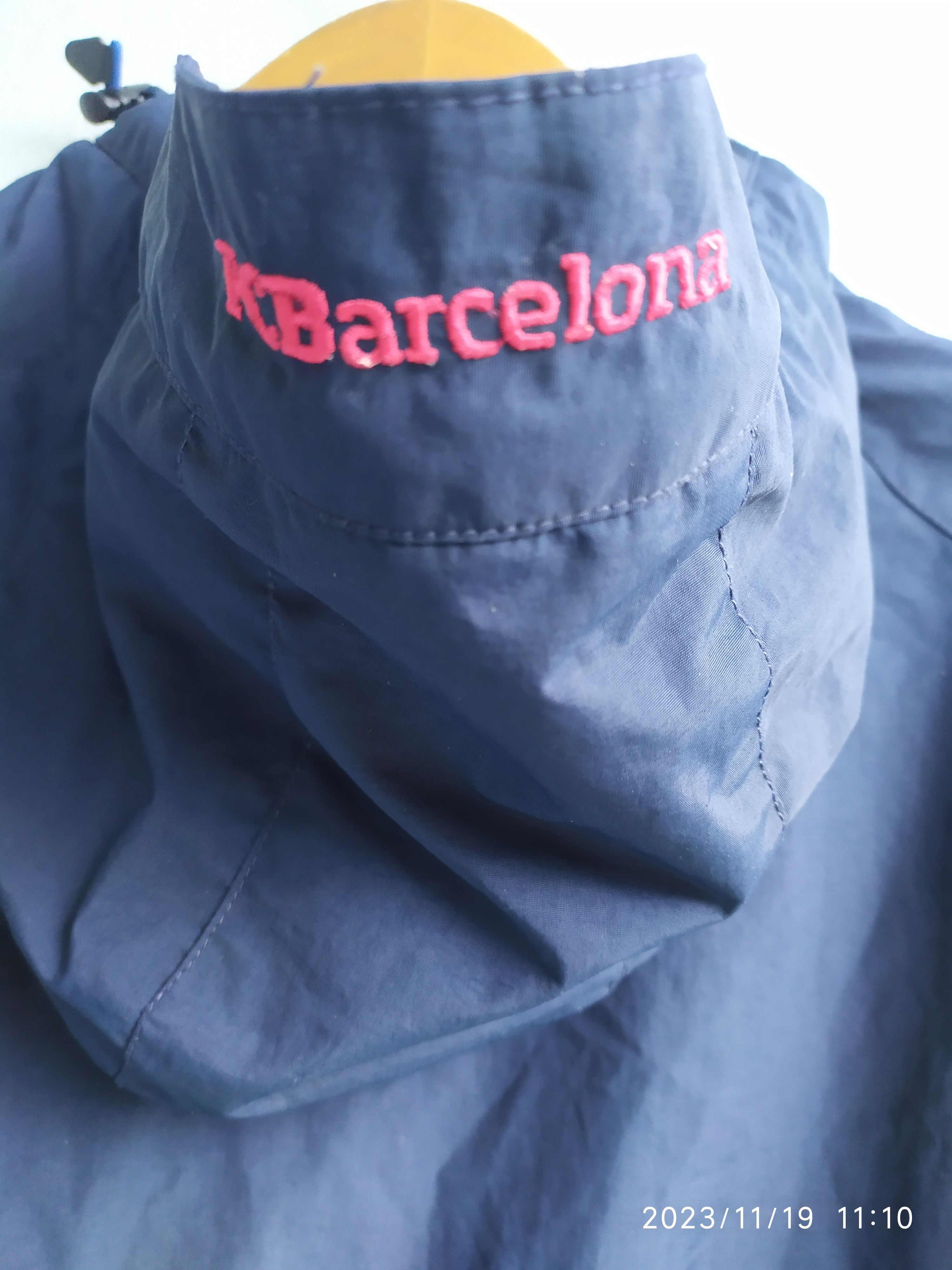 Vintage Vintage FC Barcelona windbreaker Jacket Size US L / EU 52-54 / 3 - 6 Thumbnail