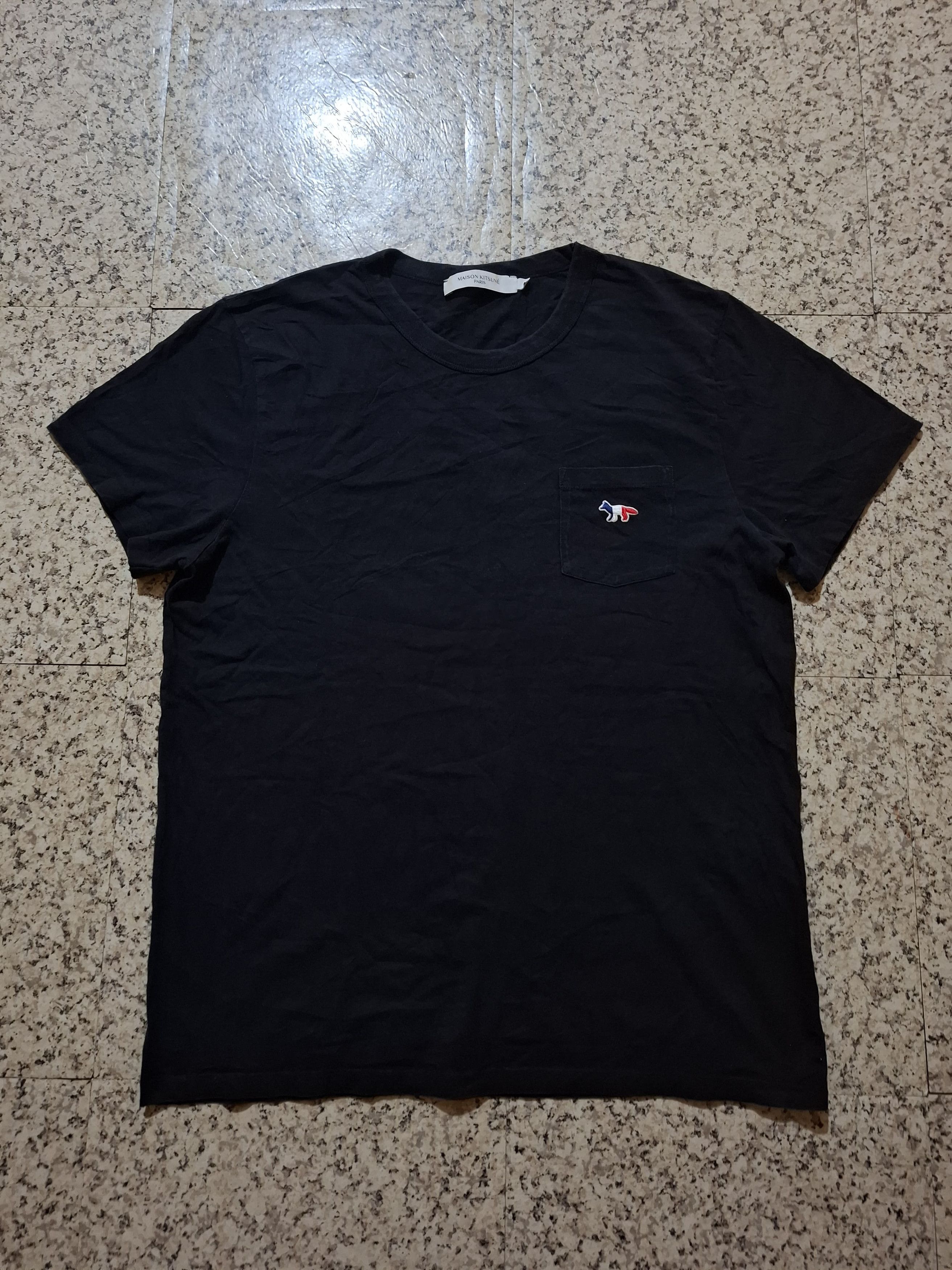 Maison Kitsune Maison Kitsuné Tricolor Fox Patch Pocket T-Shirt Black Size L / US 10 / IT 46 - 1 Thumbnail