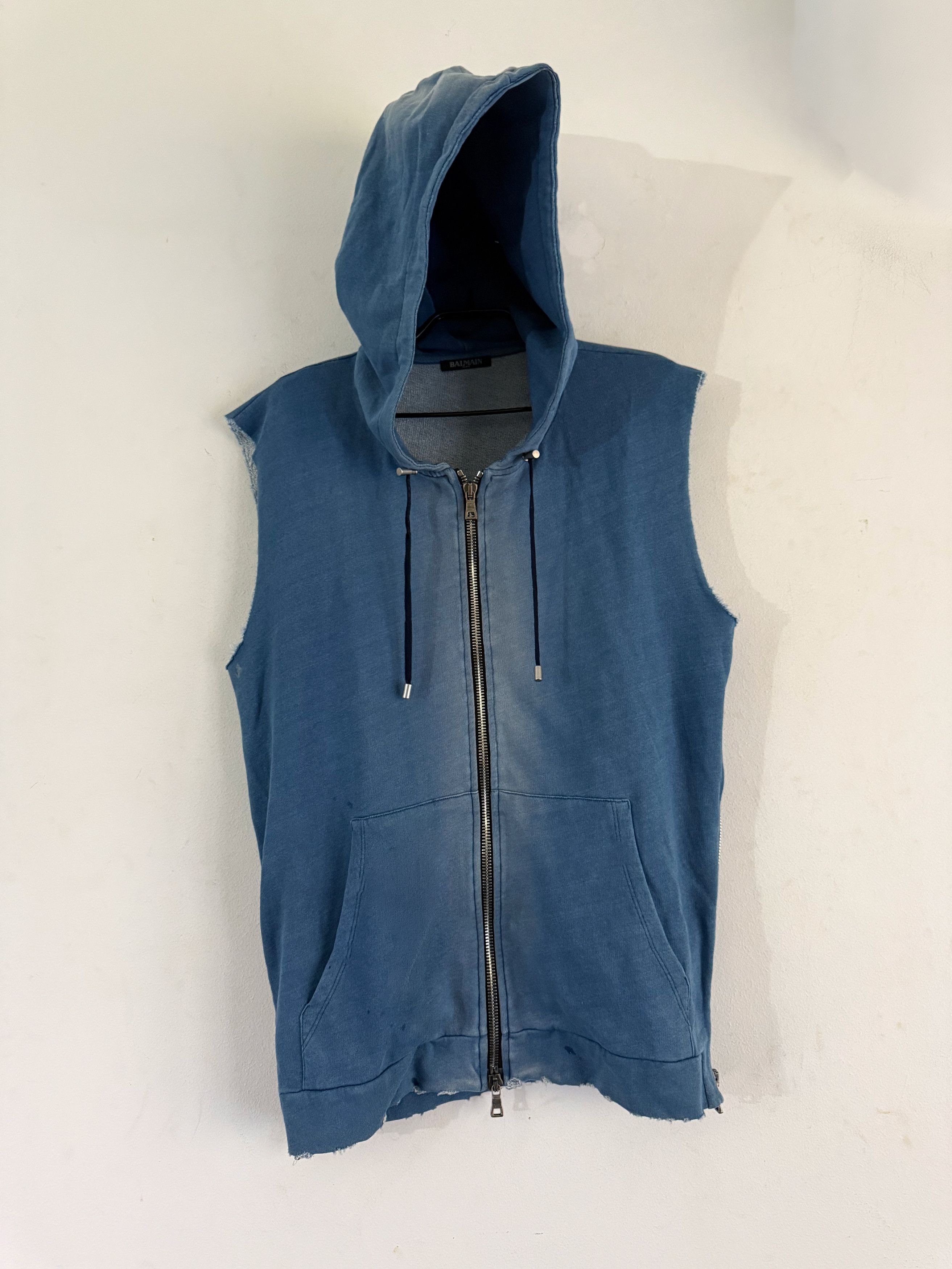 Balmain Archival Crest Sleeveless Zip Hoodie Size US XL / EU 56 / 4 - 8 Thumbnail