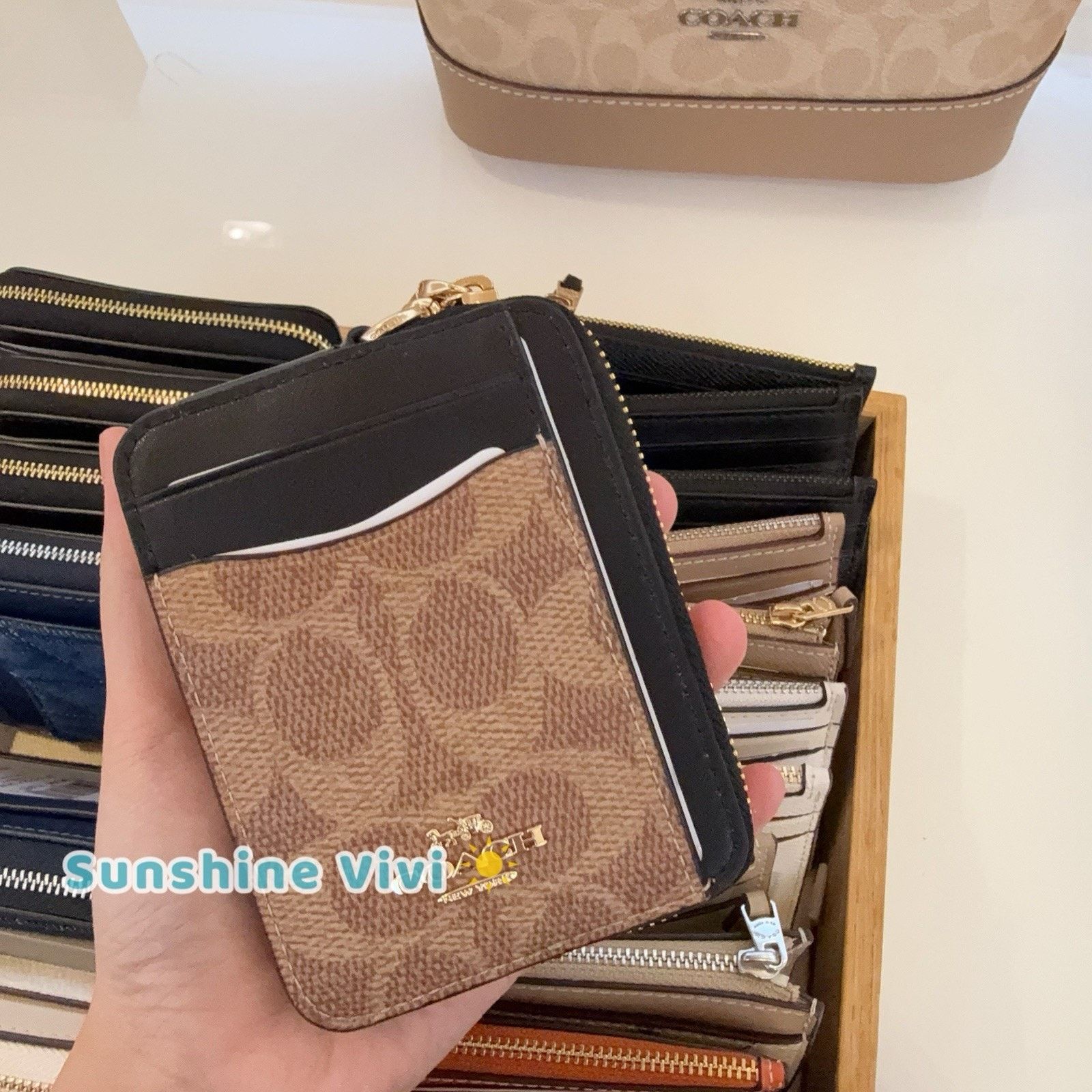 Coach NWT Coach CW883 Zip Card Case Signature Canvas Tan/Black Size ONE SIZE - 1 Thumbnail