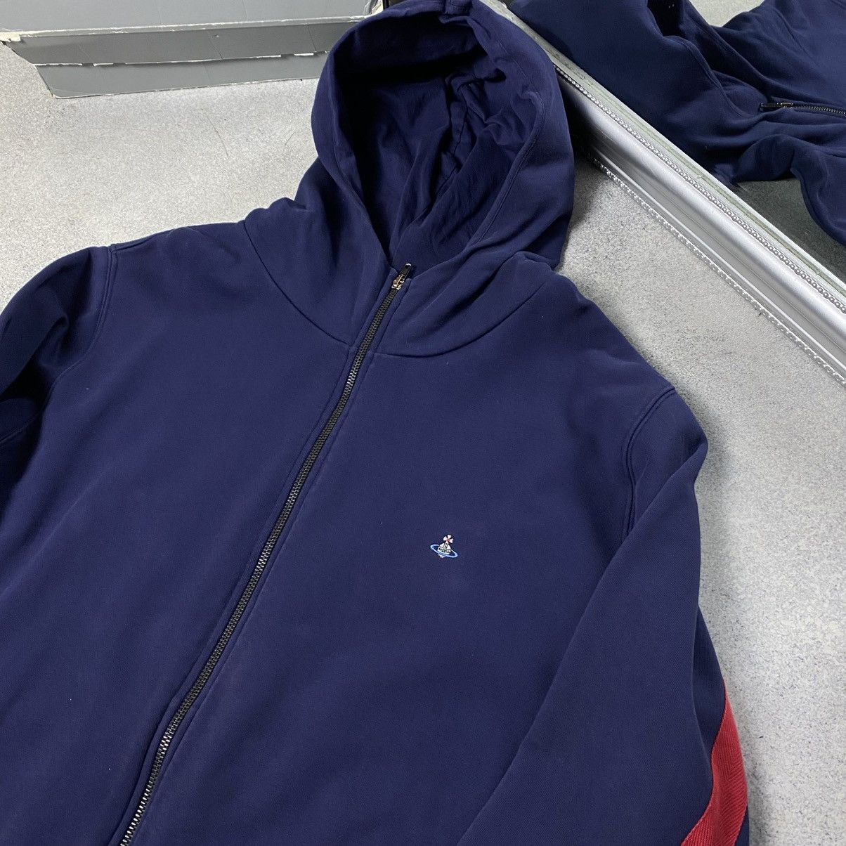 Vivienne Westwood Vintage Vivienne Westwood Zip Hoodie Orb Small Logo Size US XL / EU 56 / 4 - 2 Thumbnail