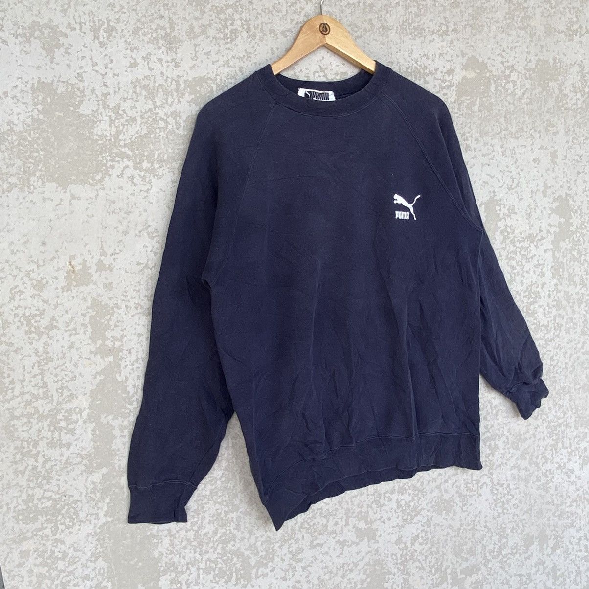 Other Vintage Puma Small Embroidered Crewneck Sweatshirt NavyBlue Size US M / EU 48-50 / 2 - 3 Thumbnail