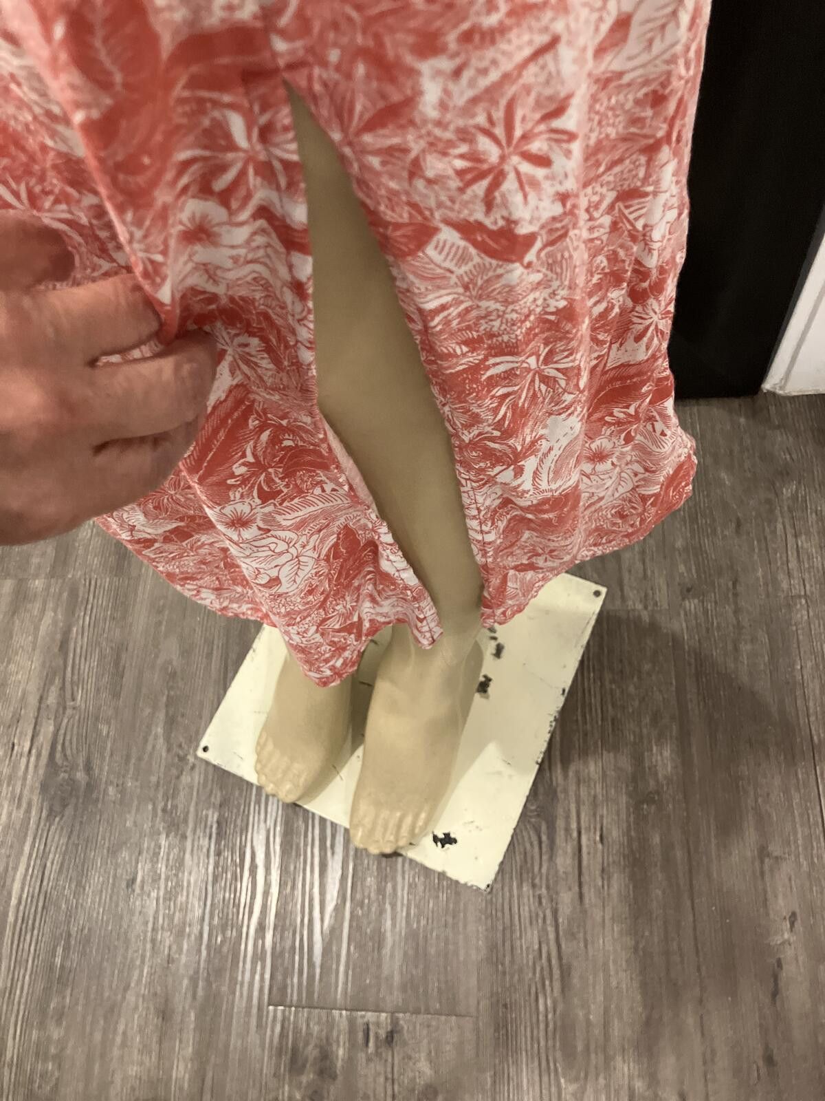 Old Navy Coral and White Floral Print Midi Dress with Square Neck Size S / US 4 / IT 40 - 7 Thumbnail