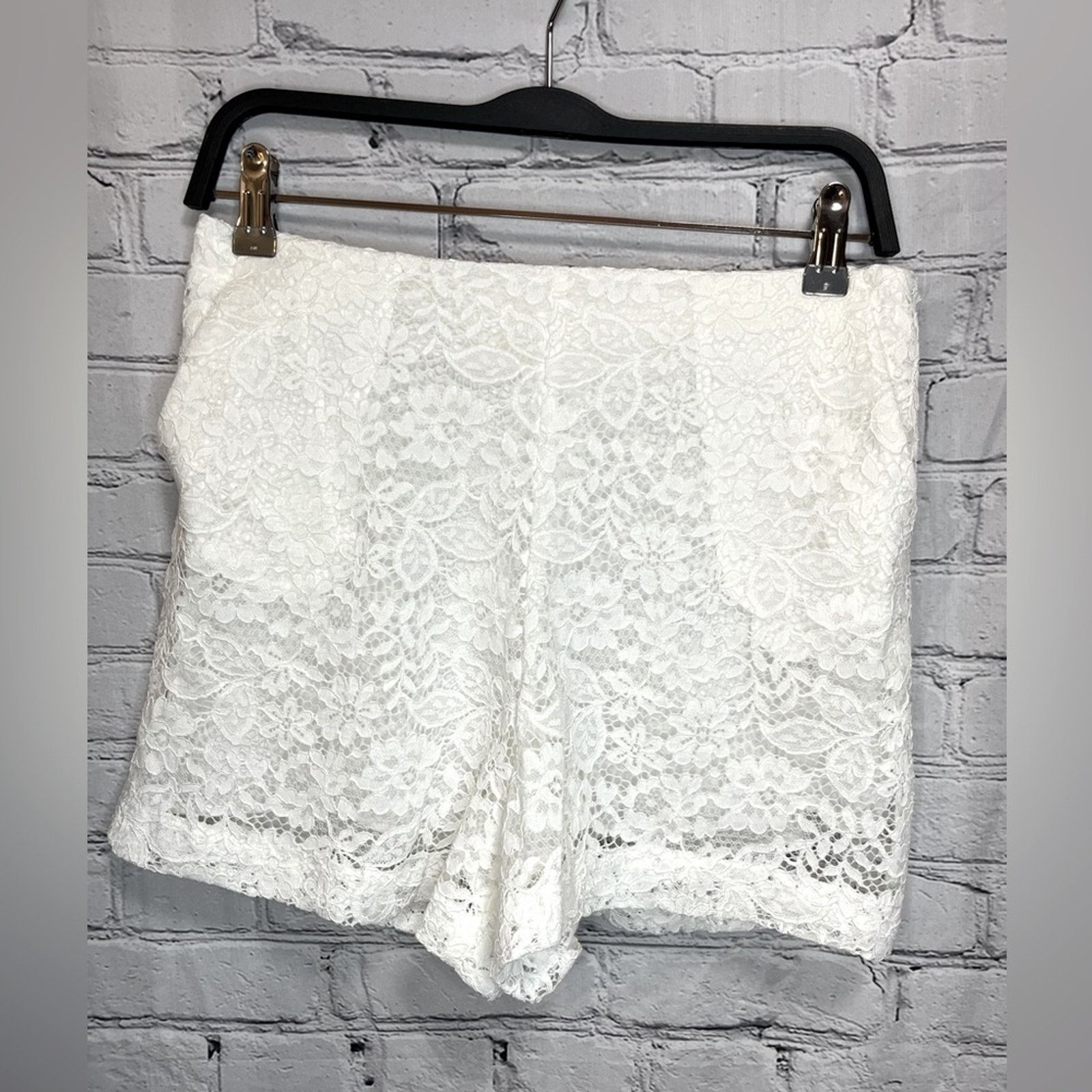 Zara NWT- Zara lace shorts -Small Size 28" / US 6 / IT 42 - 2 Thumbnail