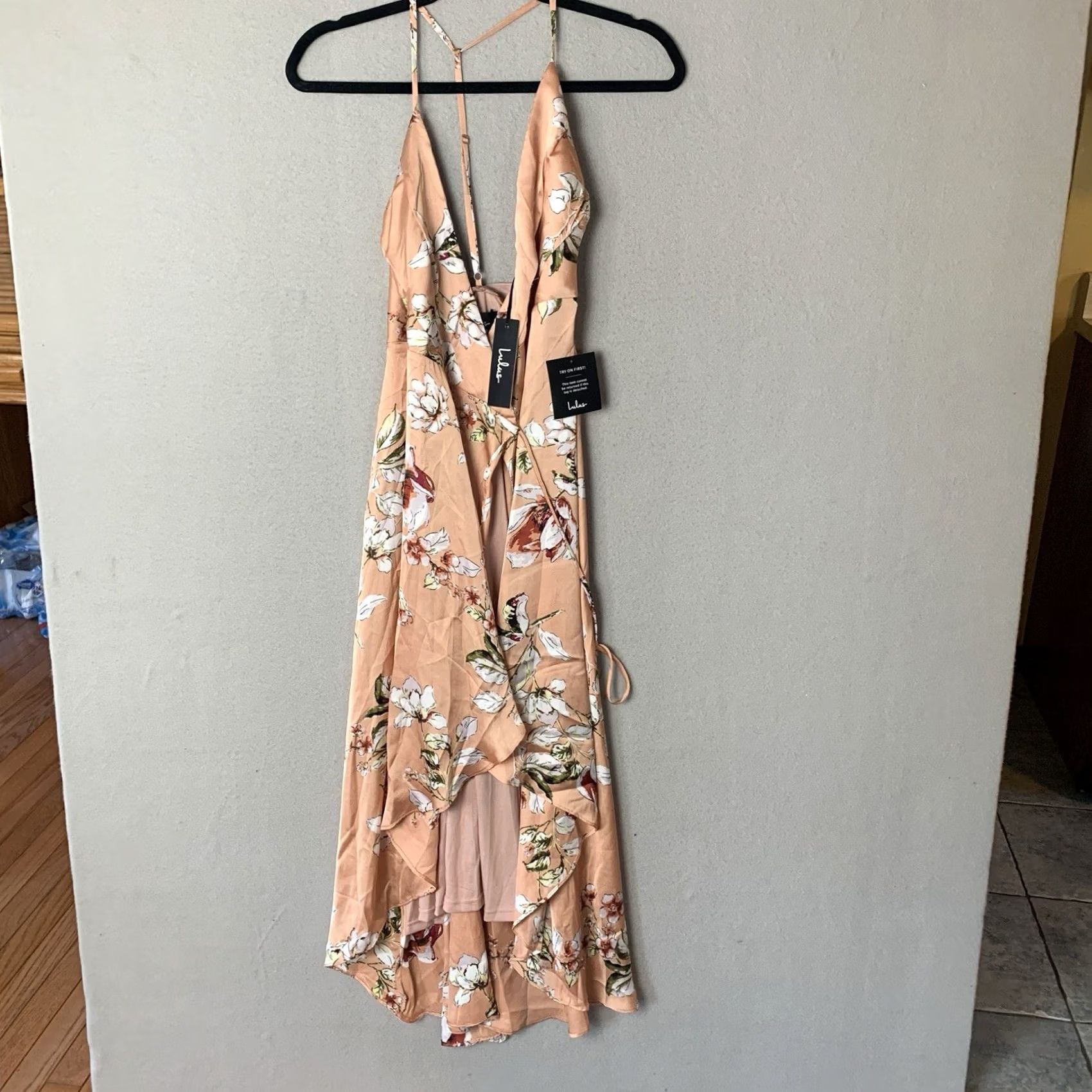 Lulus Lulus Dress Womans XS Flor-ish You Well Peach Floral Satin Wrap MIDI Hi-Lo Dress Size XS / US 0-2 / IT 36-38 - 2 Thumbnail