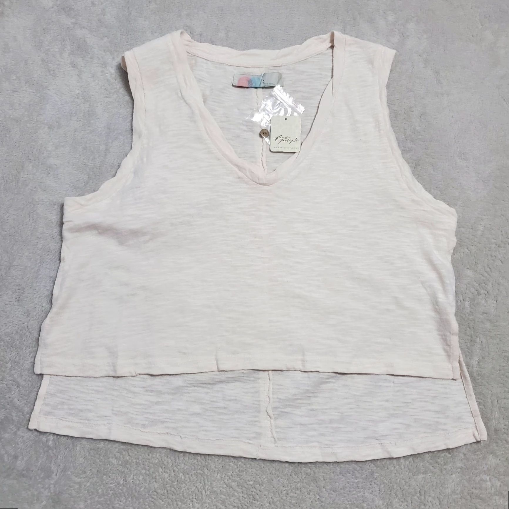 Free People FP Beach Free People Tank Top Women S Ivory Sleeveless V Neck Boxy Coastal Size S / US 4 / IT 40 - 2 Thumbnail