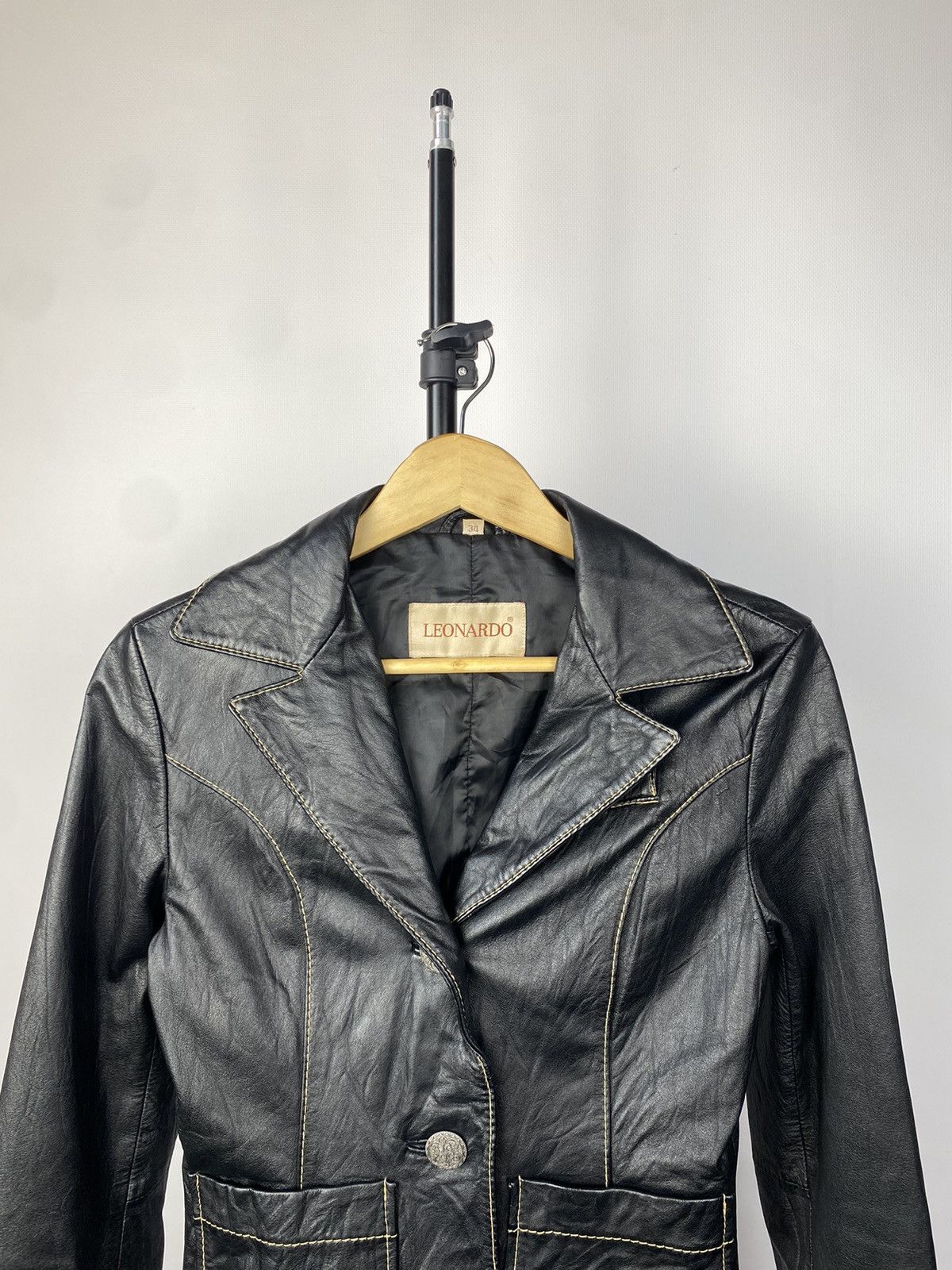 Vintage VINTAGE 90’s AGED LEONARDO CROPPED LEATHER BIKER JACKET Size M / US 6-8 / IT 42-44 - 2 Thumbnail