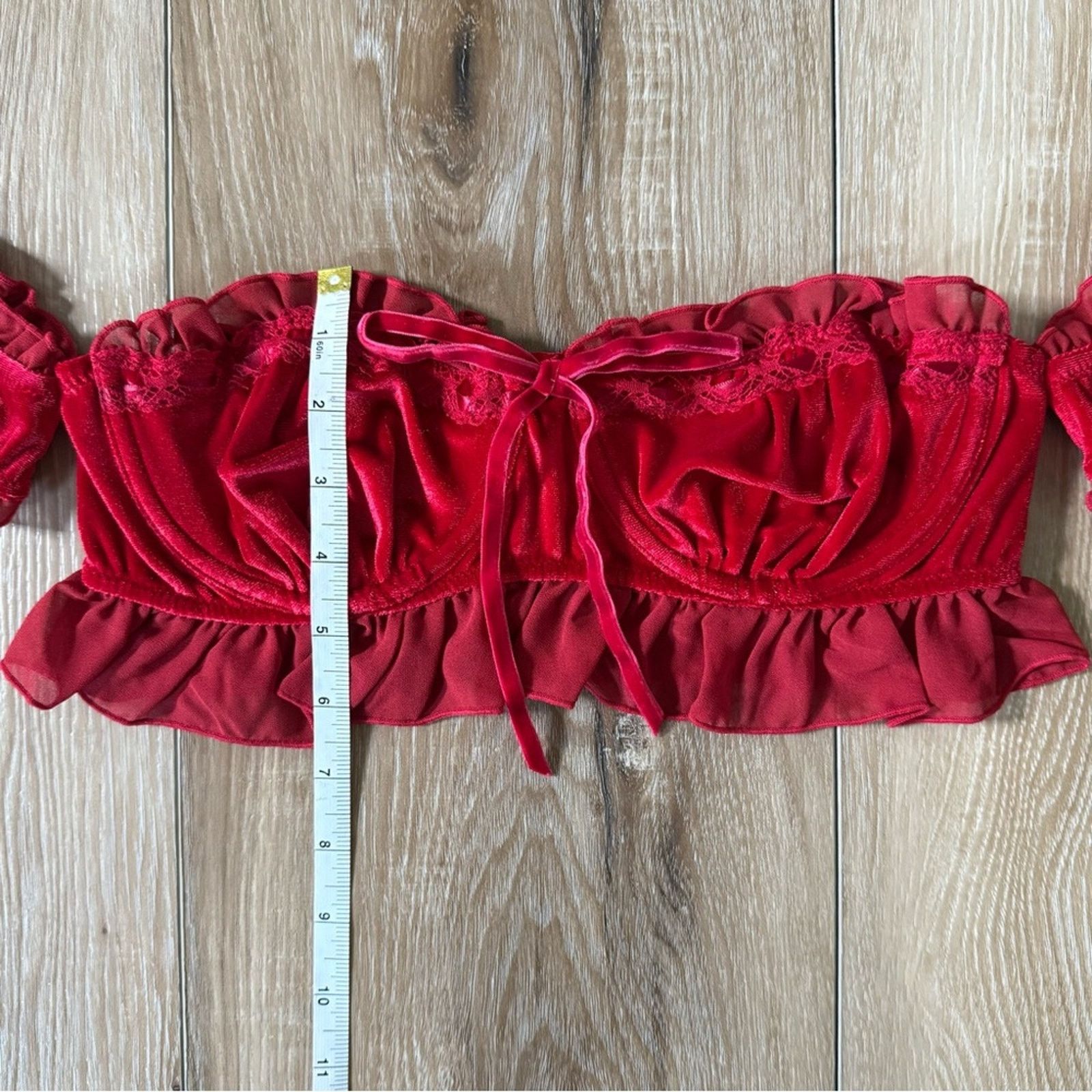 Urban Outfitters Urban Outfitters Out From Under Velvet & Ruffle Bra Top M Size M / US 6-8 / IT 42-44 - 10 Thumbnail