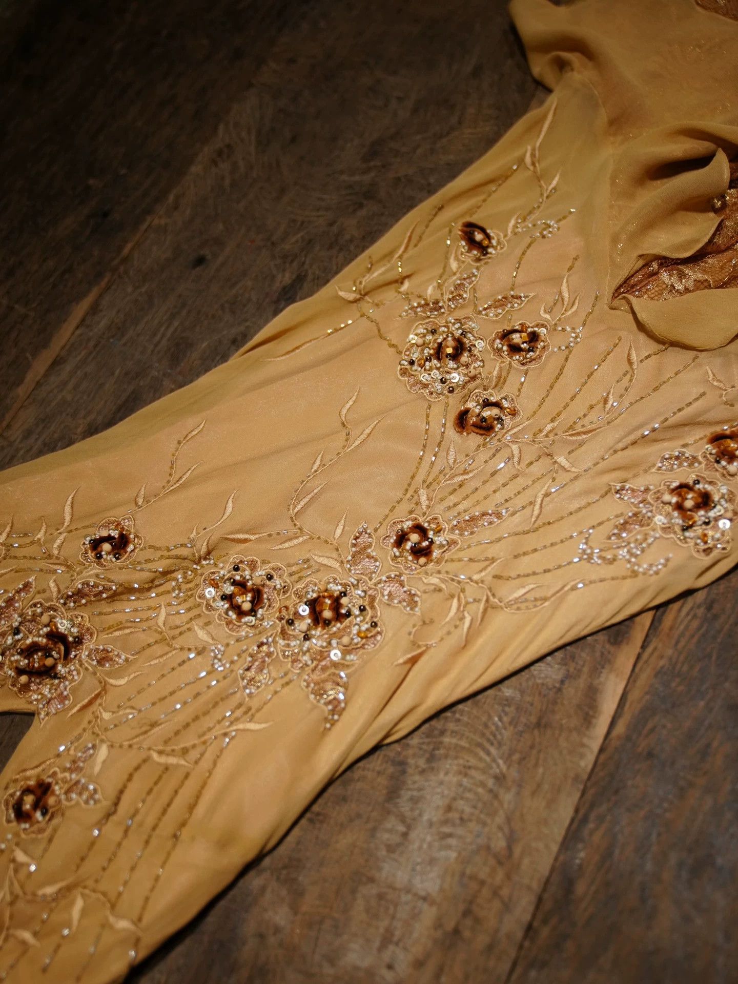 Vintage Vintage Silk Lace Beaded Open Back Fishtail Apricot Dress Size M / US 6-8 / IT 42-44 - 8 Thumbnail
