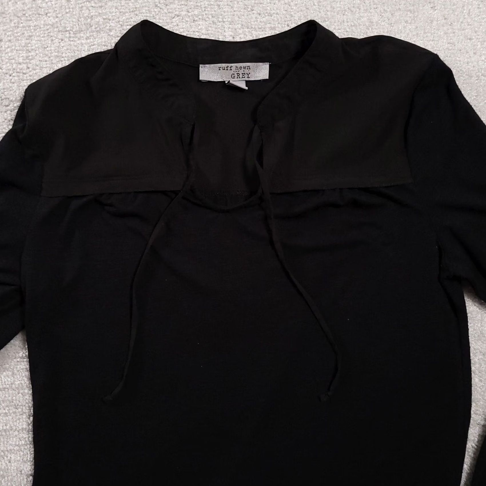 Vintage VINTAGE? No. Ruff Hewn Grey Womens Tunic Top Black V-Neck Long Sleeve Tie Size M Size M / US 6-8 / IT 42-44 - 7 Thumbnail
