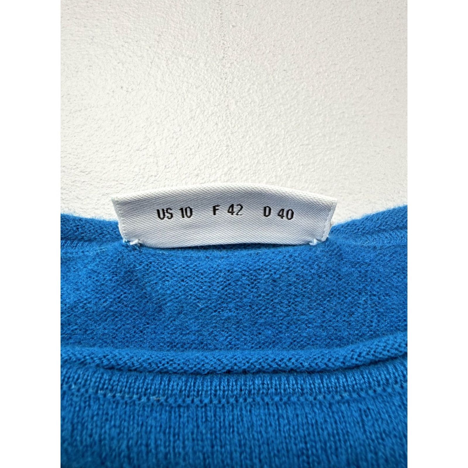 Vintage Akris punto Sweater Tank Womens 10 Blue Boat Neck High-Low Hem Knit Top Sleeveless Casual Lightweight Solid Knit Summer Subtle Cap-Sleeve Womens Size L / US 10 / IT 46 - 3 Thumbnail