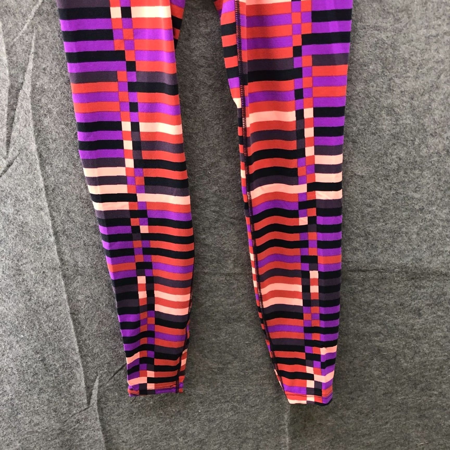 Nike Nike Pink Printed Leggings Womens XS Full Length Yoga Gym Multicolor Geometric Size 26" / US 2 / IT 38 - 4 Thumbnail