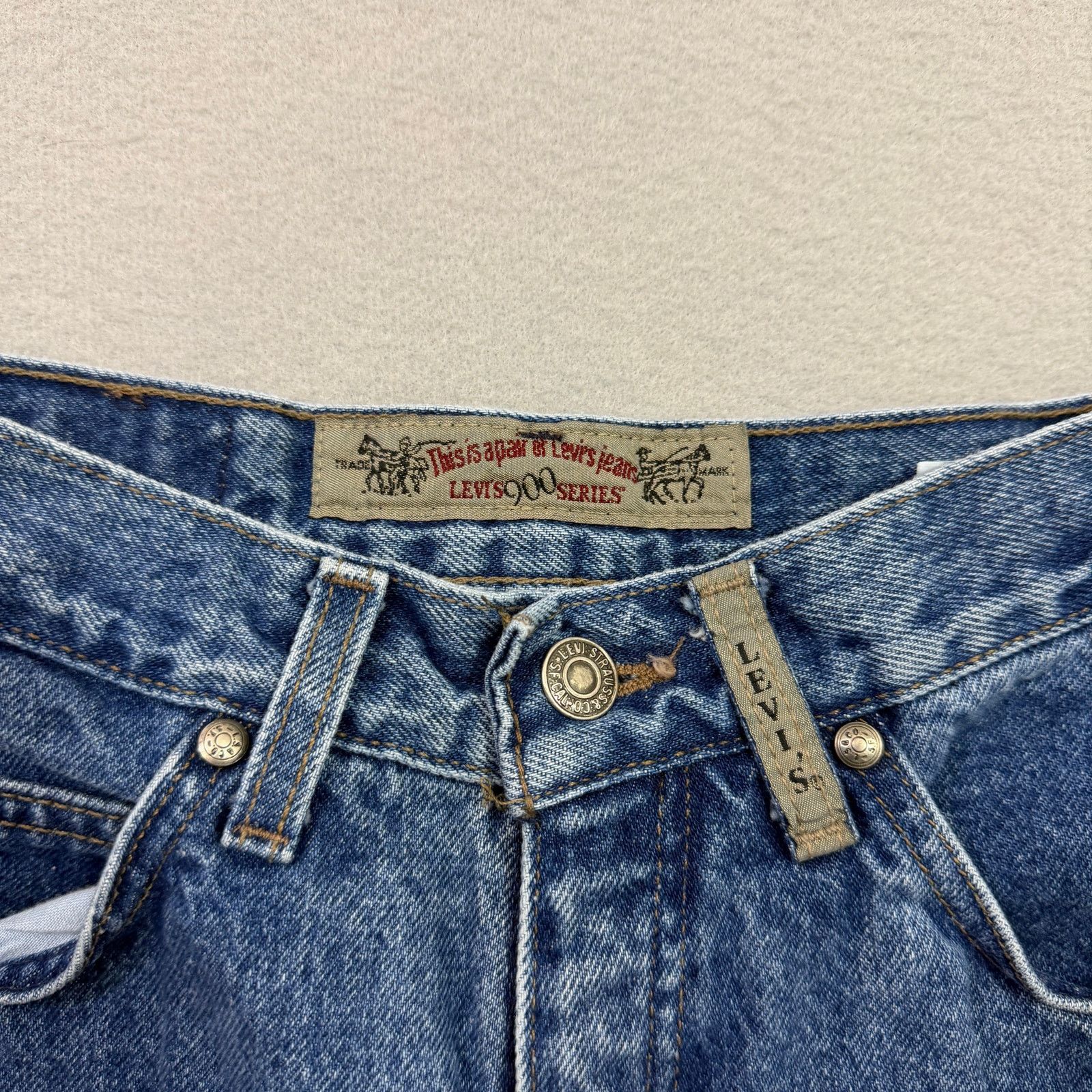 Vintage Vintage Levis 900 Jeans Women's 7 (26x31) Blue Mom High Rise Size 26" / US 2 / IT 38 - 3 Thumbnail
