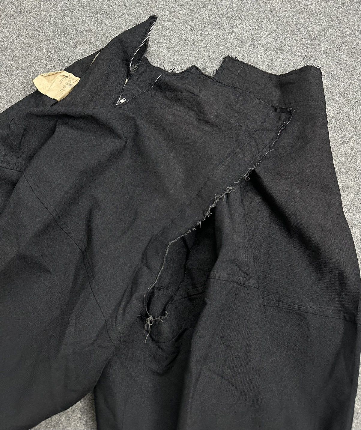 Comme des Garcons Comme Des Garcons - 2014 Deconstructed Fringe Finish Size US 29 - 8 Thumbnail