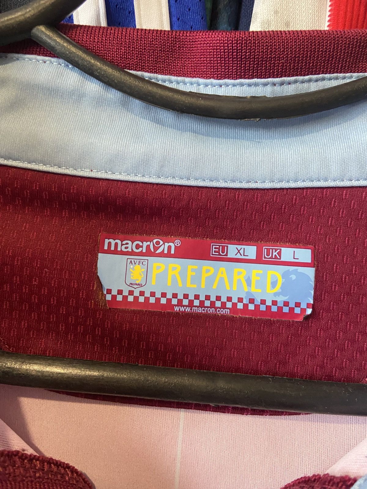 Macron 2015/16 Macron Aston Villa Home Soccer Jersey Men’s Size XL Size US XL / EU 56 / 4 - 4 Thumbnail
