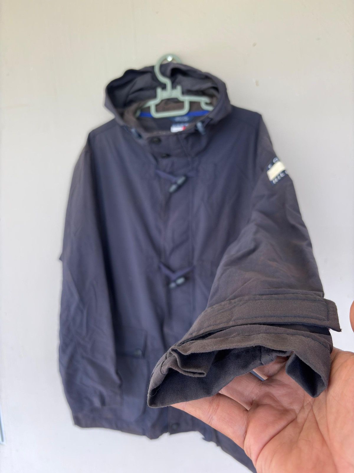 Tommy Hilfiger Vtg Tommy Hilfiger Windbreaker Jacket Patch Logo Design Size US M / EU 48-50 / 2 - 3 Thumbnail