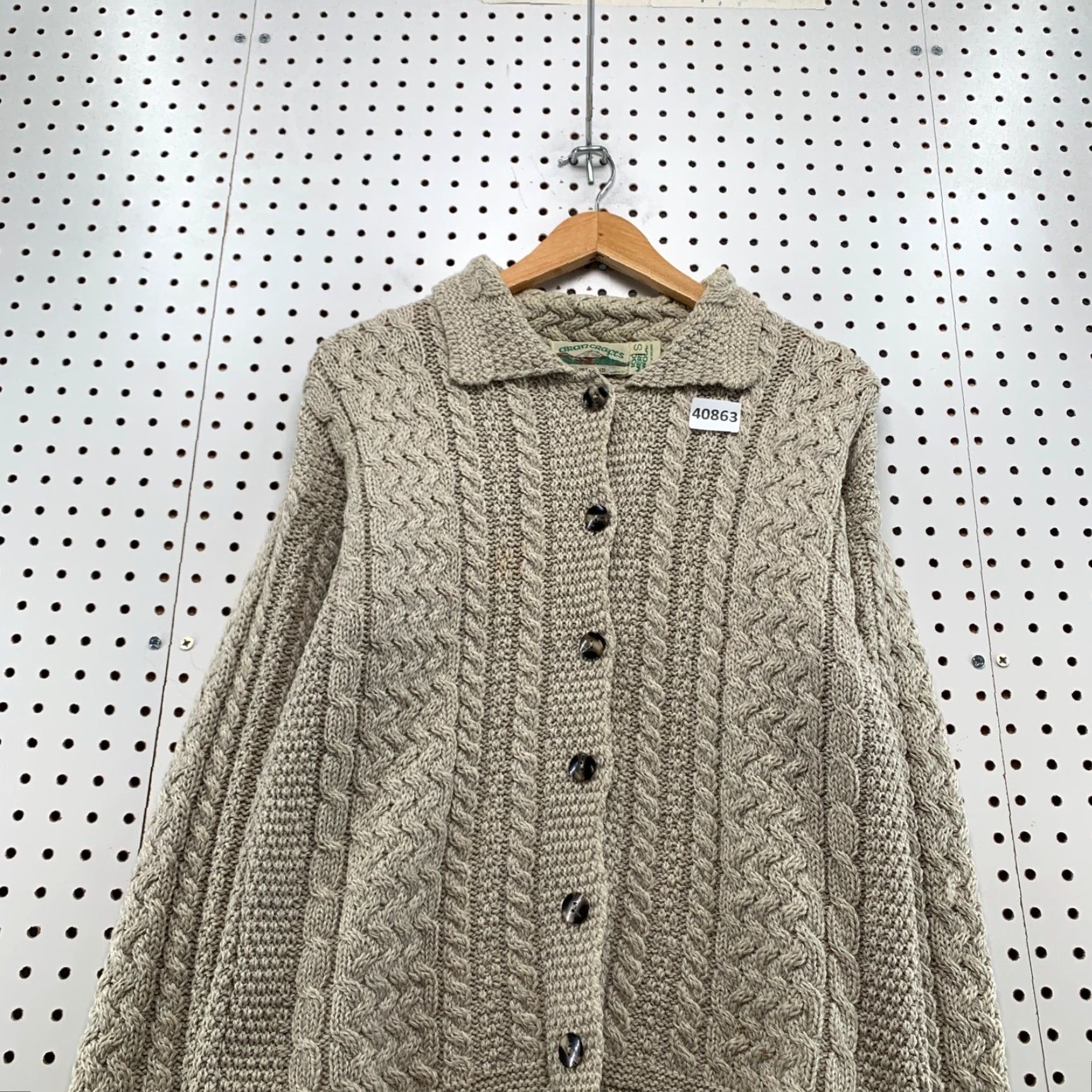 Vintage VINTAGE Aran Crafts Cardigan Shirt Women Small Beige 100% Merino Wool Cable Knit 60s? (Wait) Size S / US 4 / IT 40 - 4 Thumbnail