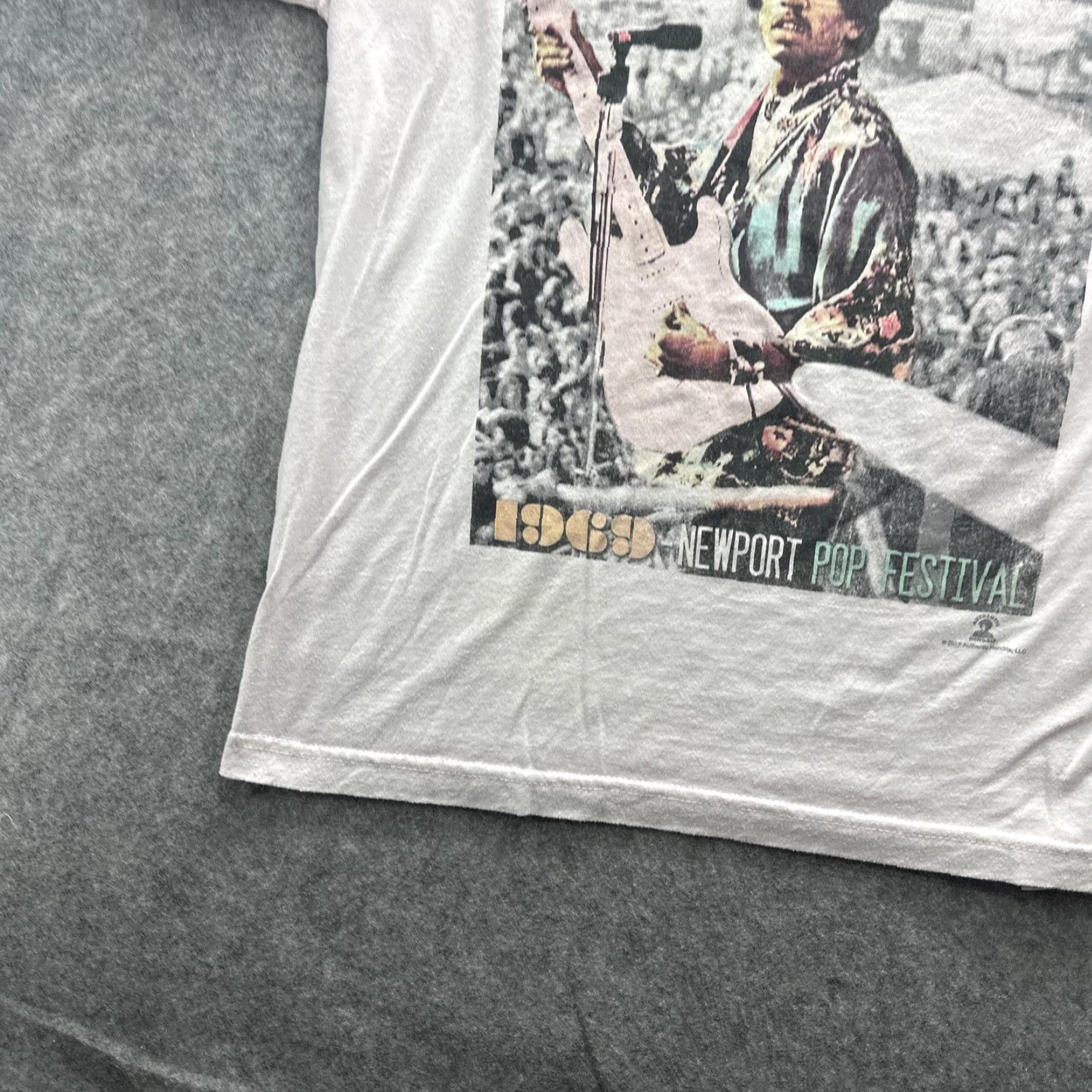 Old Navy Jimi Hendrix Shirt Mens Small White 1969 Newport Pop Festival Graphic Band Tee Size US S / EU 44-46 / 1 - 4 Thumbnail