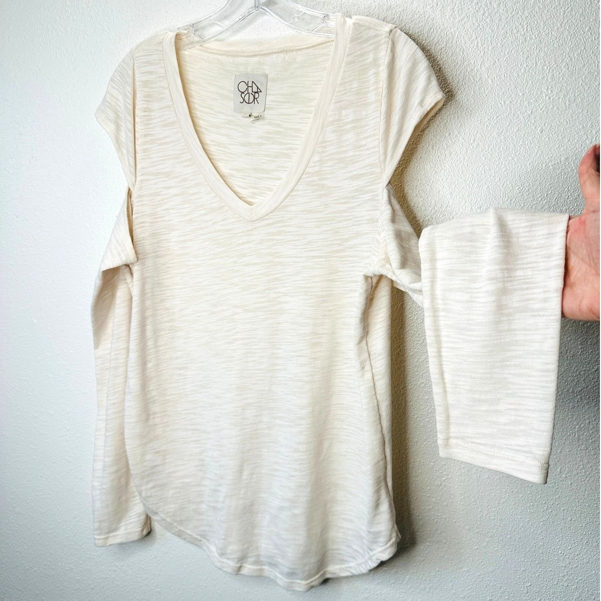 Chaser Brand Chaser Cream V-Neck Cold Shoulder Long Sleeve Burnout Top L Size L / US 10 / IT 46 - 1 Thumbnail
